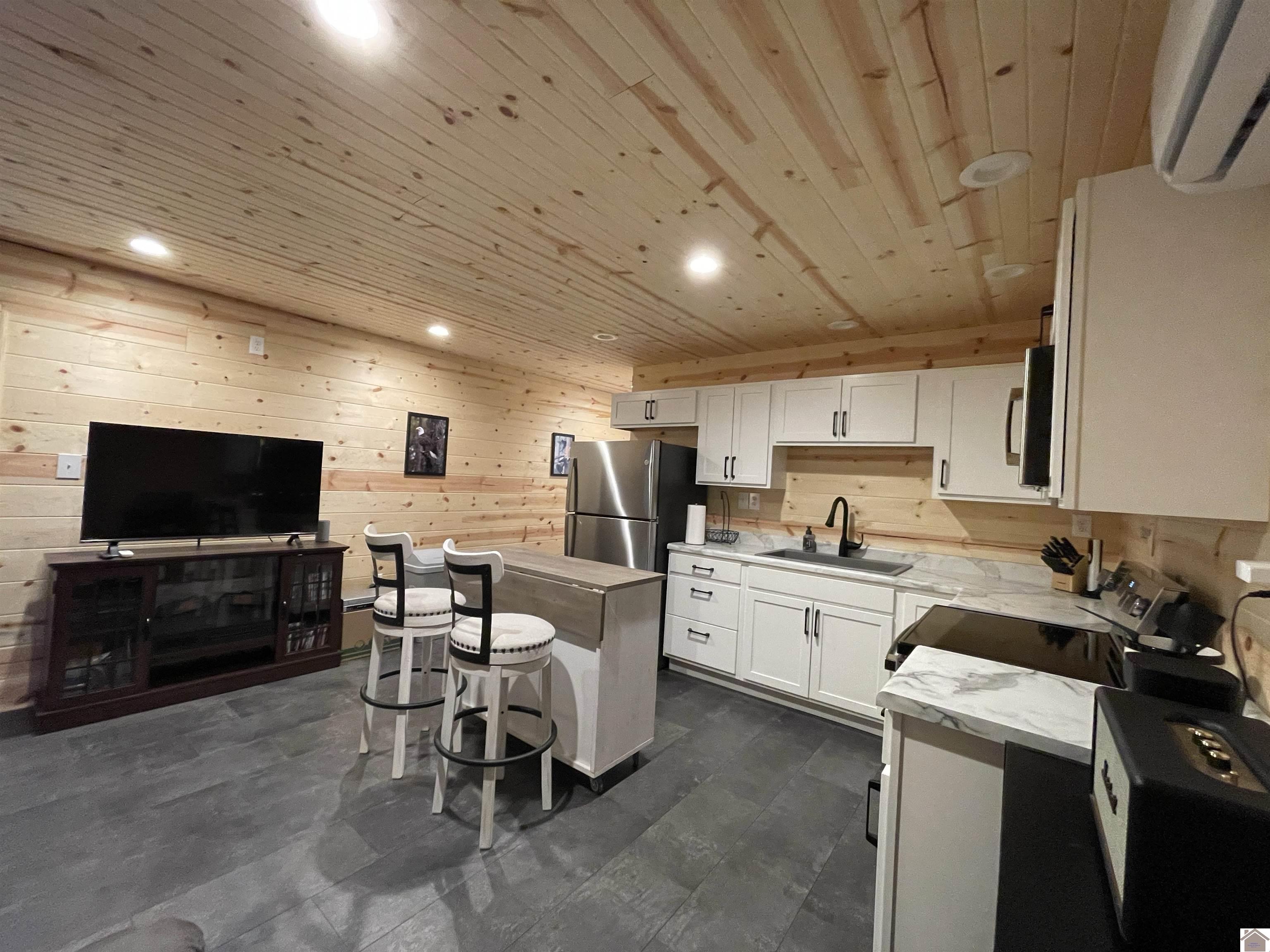 833 Cantrell Road