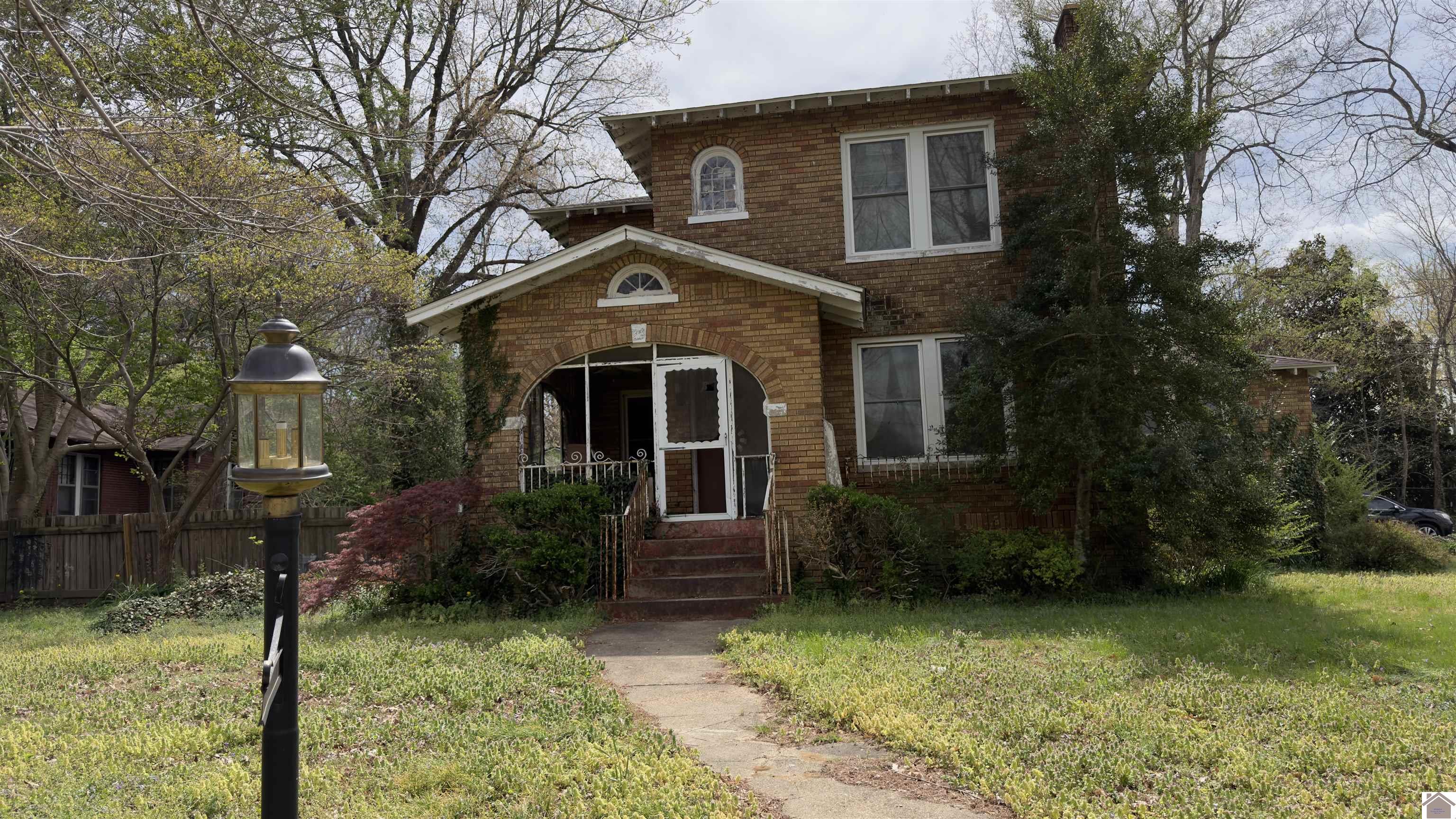 Photo 1 of 33 — 161 Cheatham St., Bardwell, KY 42023