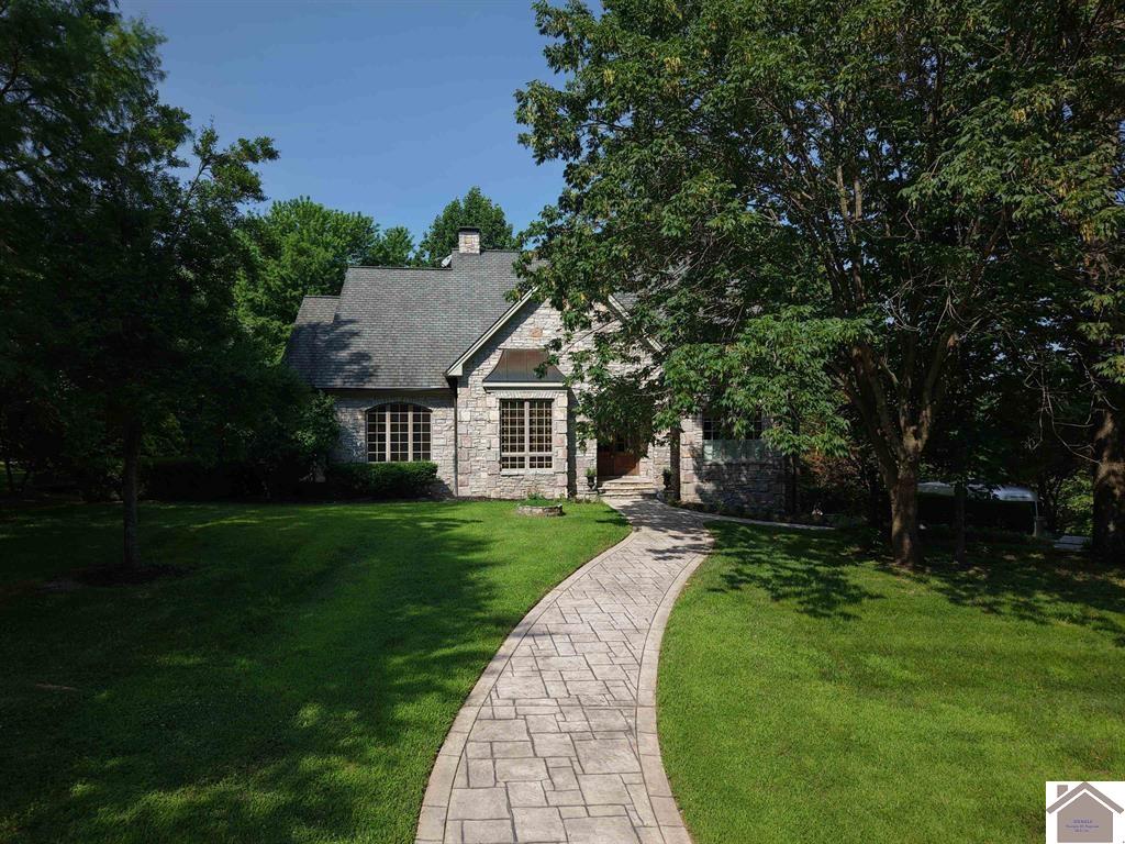 12 White Pine Pl