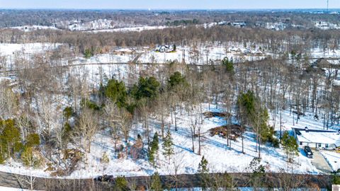 000 Woodridge Dr. Benton KY 42025