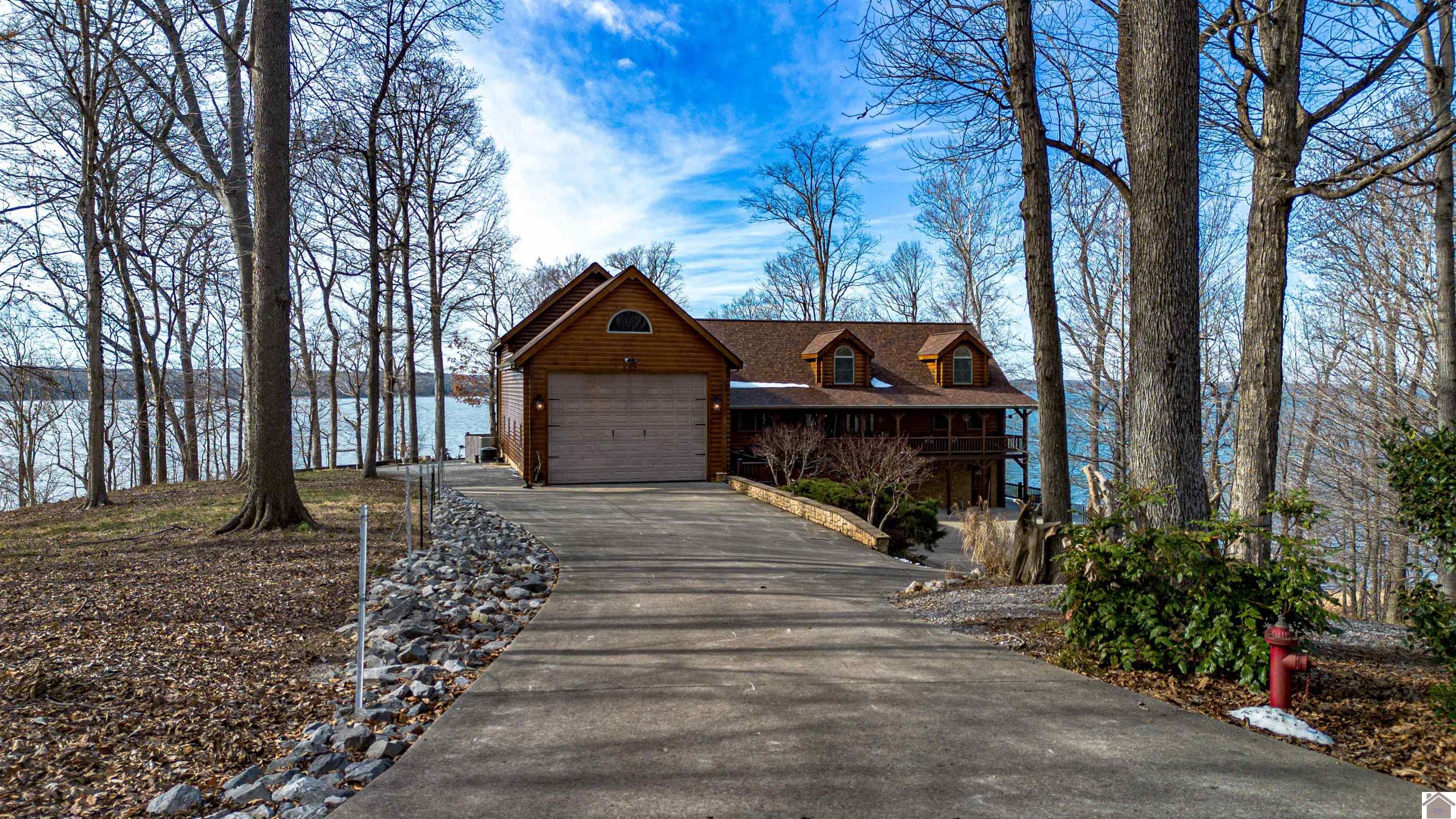 907 N Worthington Way