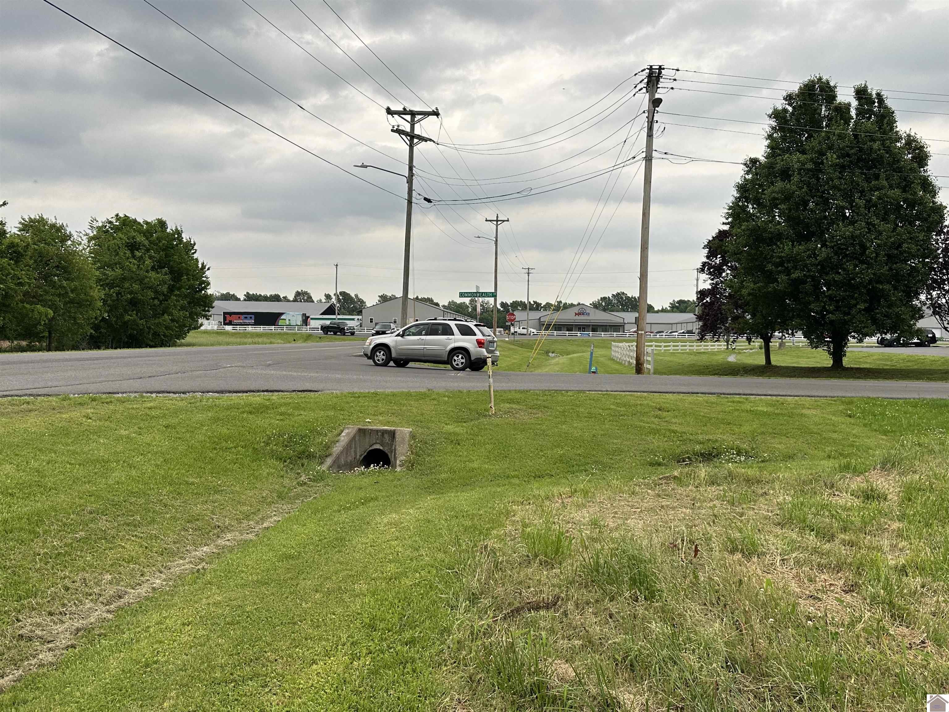 Commonwealth & Douthitt Dr