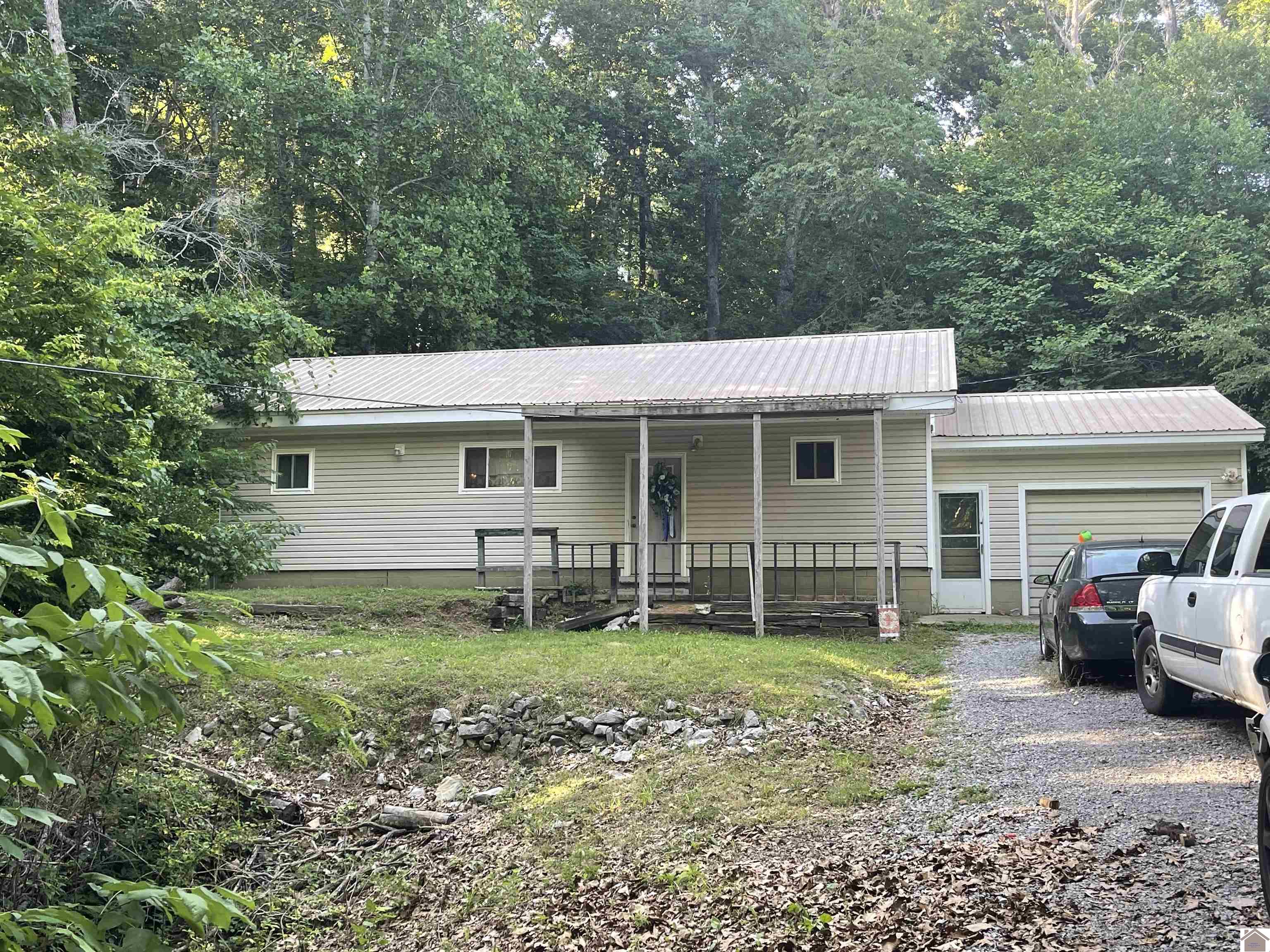 Photo 1 of 22 — 1205 Rockcastle Lakeshore Drive, Cadiz, KY 42211