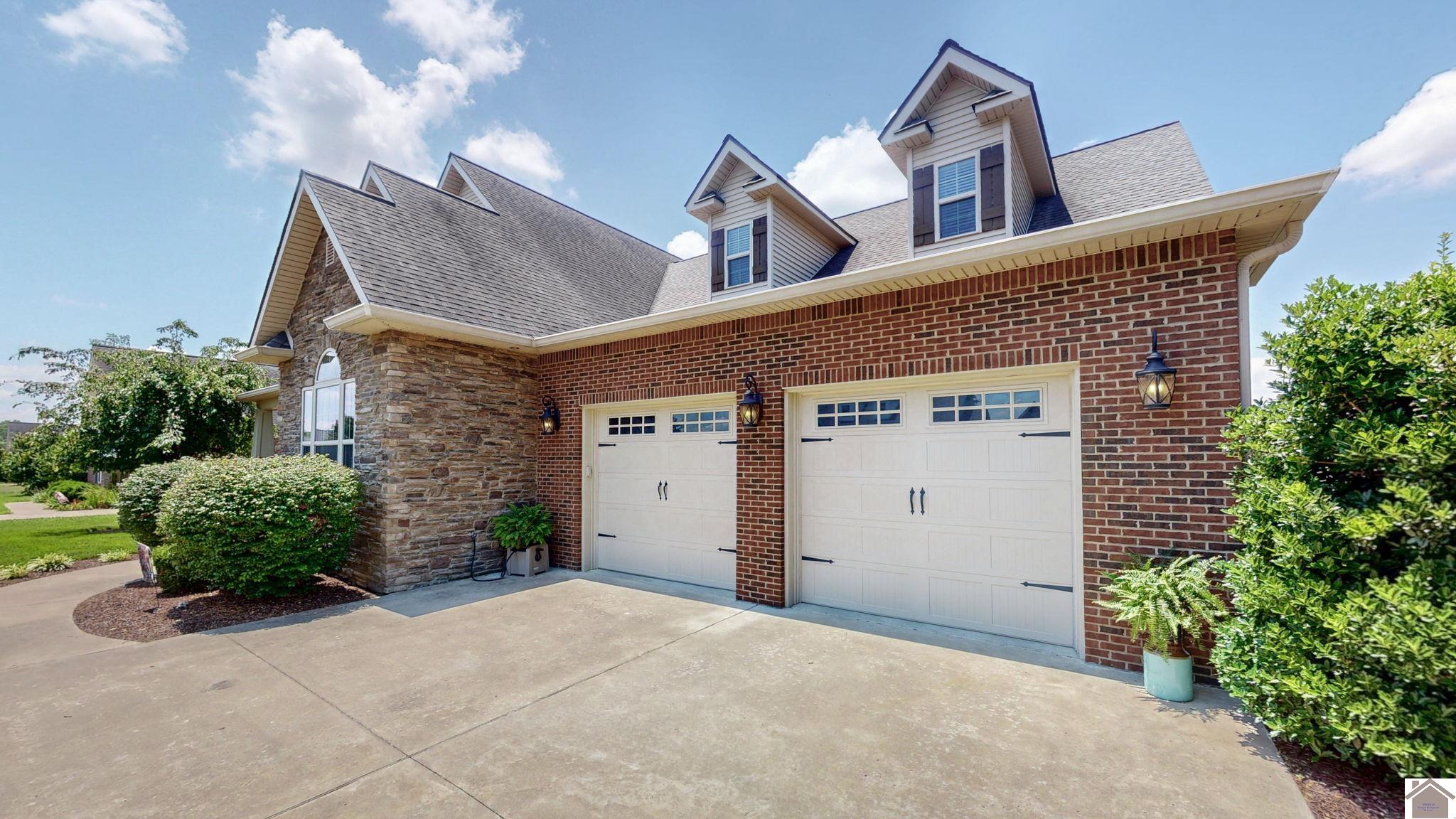 106 Legacy Lane