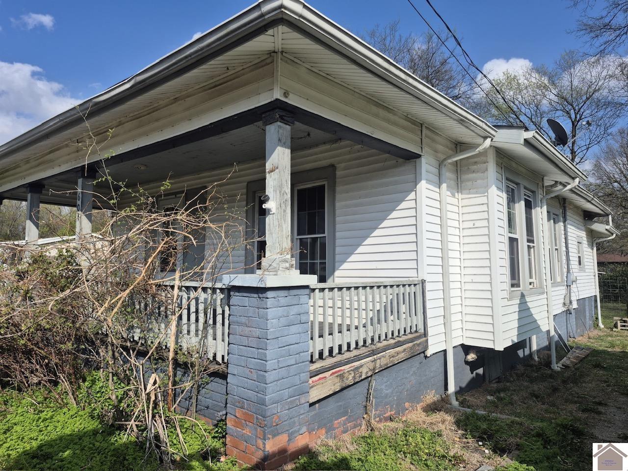 604 Locust Avenue