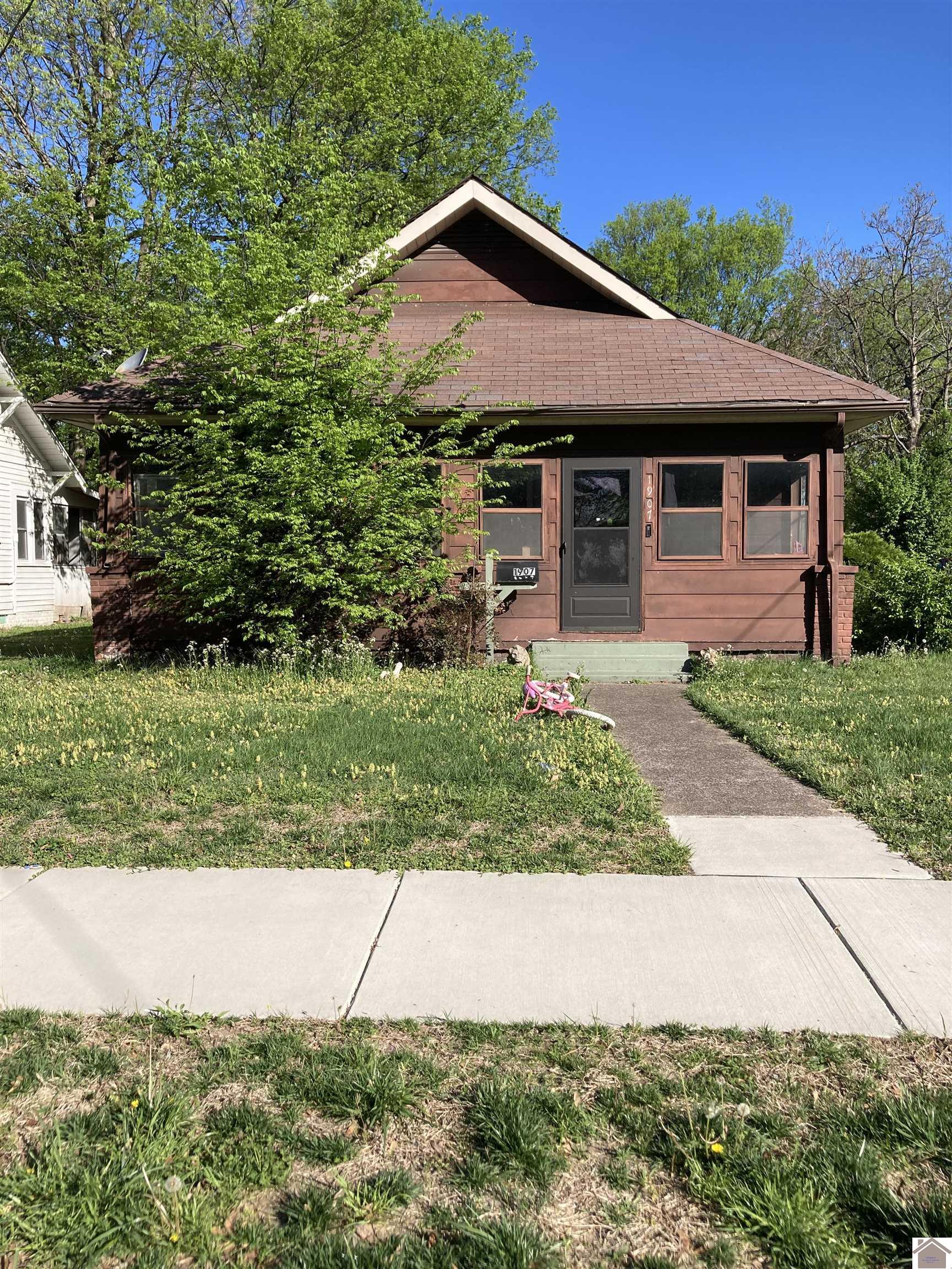 1907 Adams Street