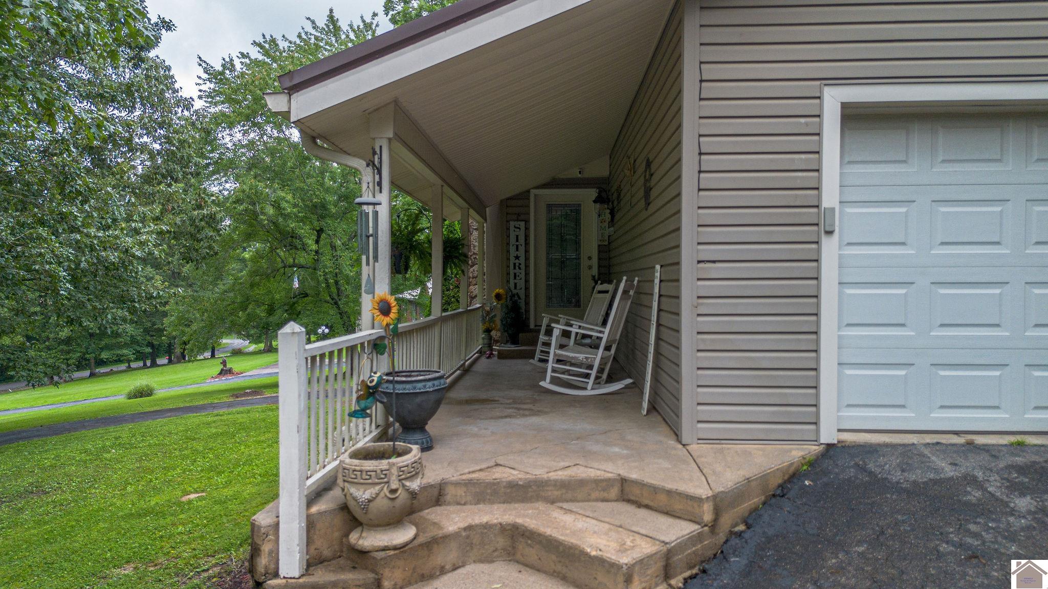 107 Lane's End Dr