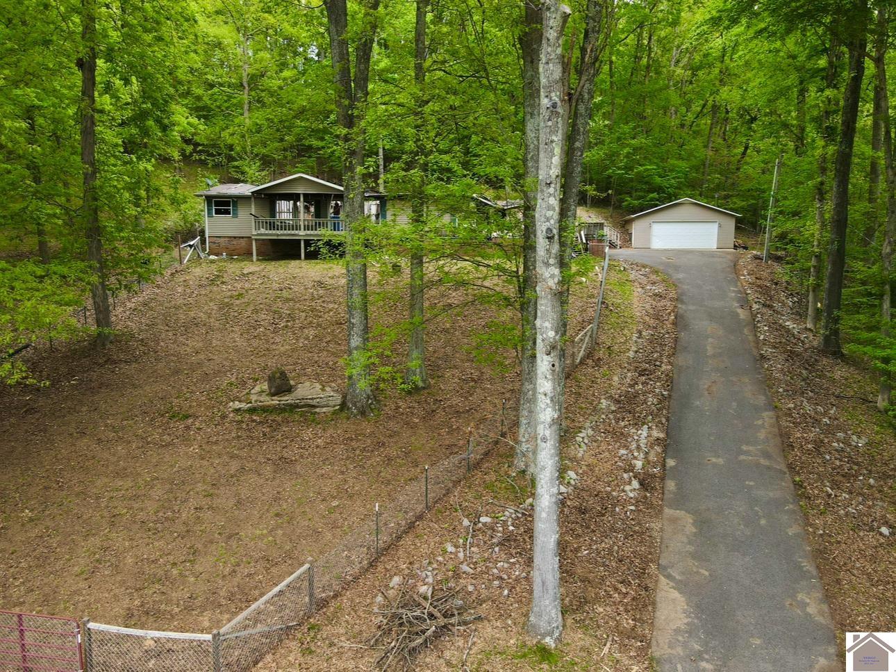Photo 1 of 35 — 40 Oriole Dr., Eddyville, KY 42038