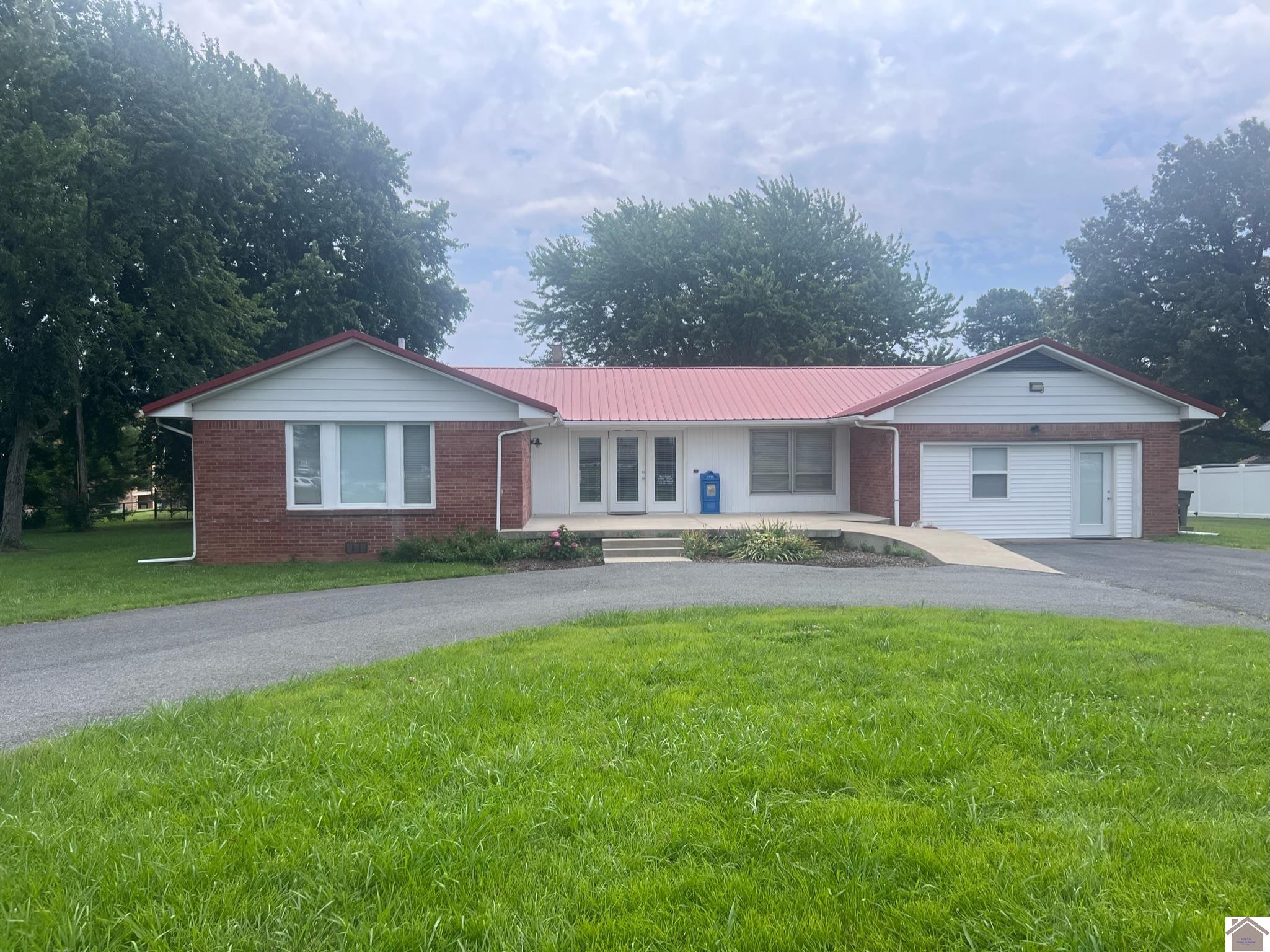2650 Holt Road