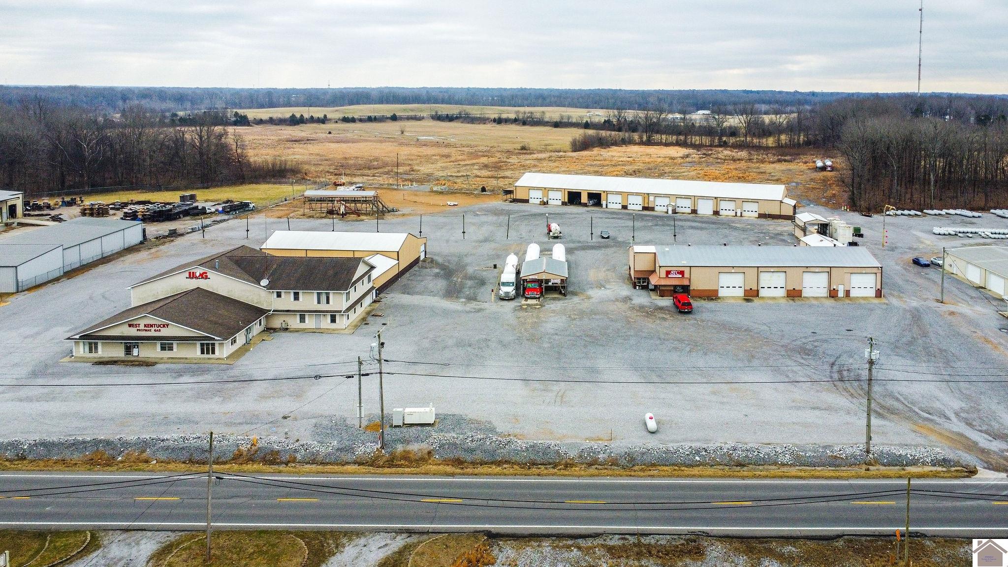 Photo 1 of 35 — 4200 Cairo Rd., Paducah, KY 42001