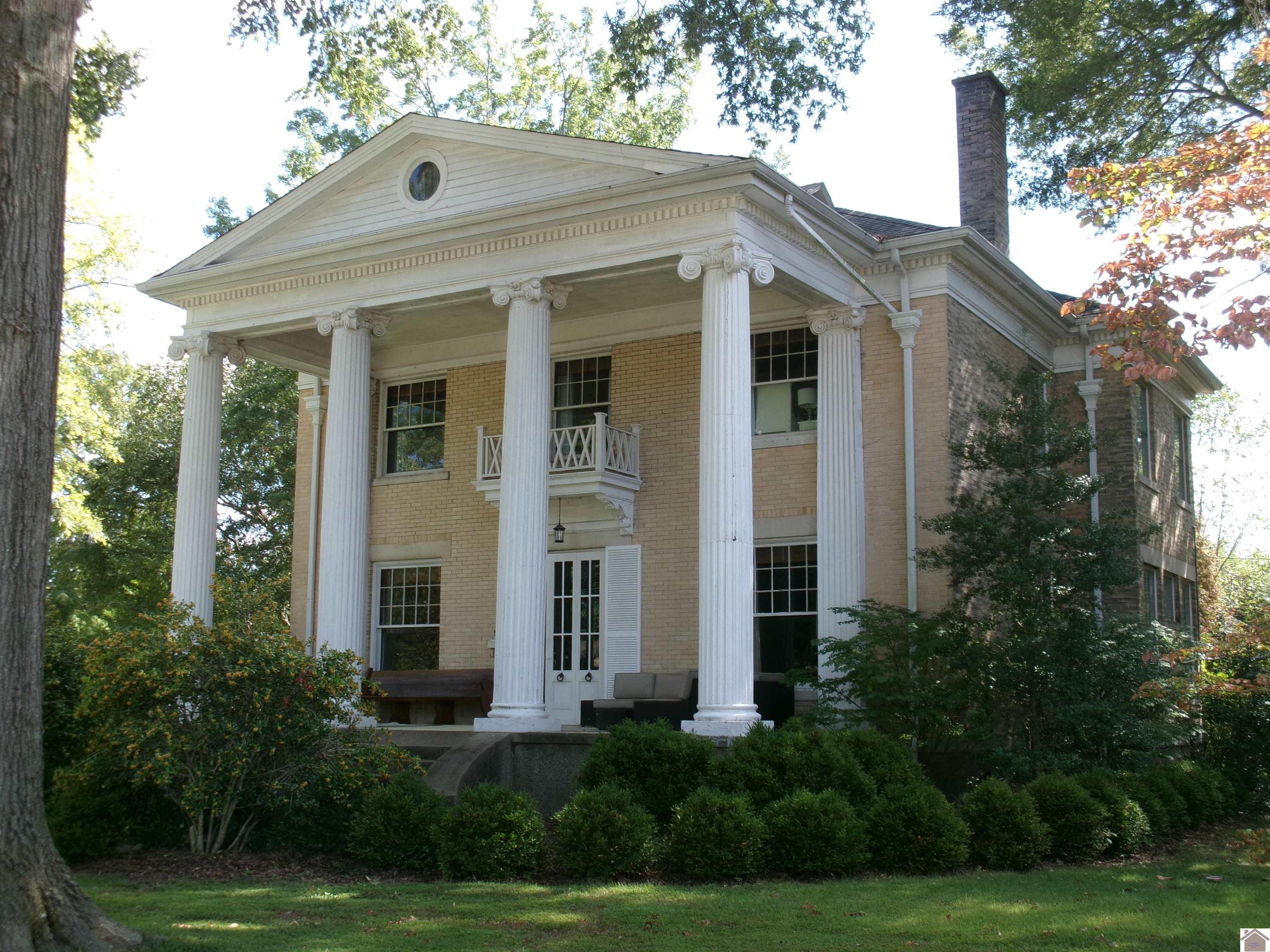 Photo 1 of 49 — 504 E College St, Mayfield, KY 42066