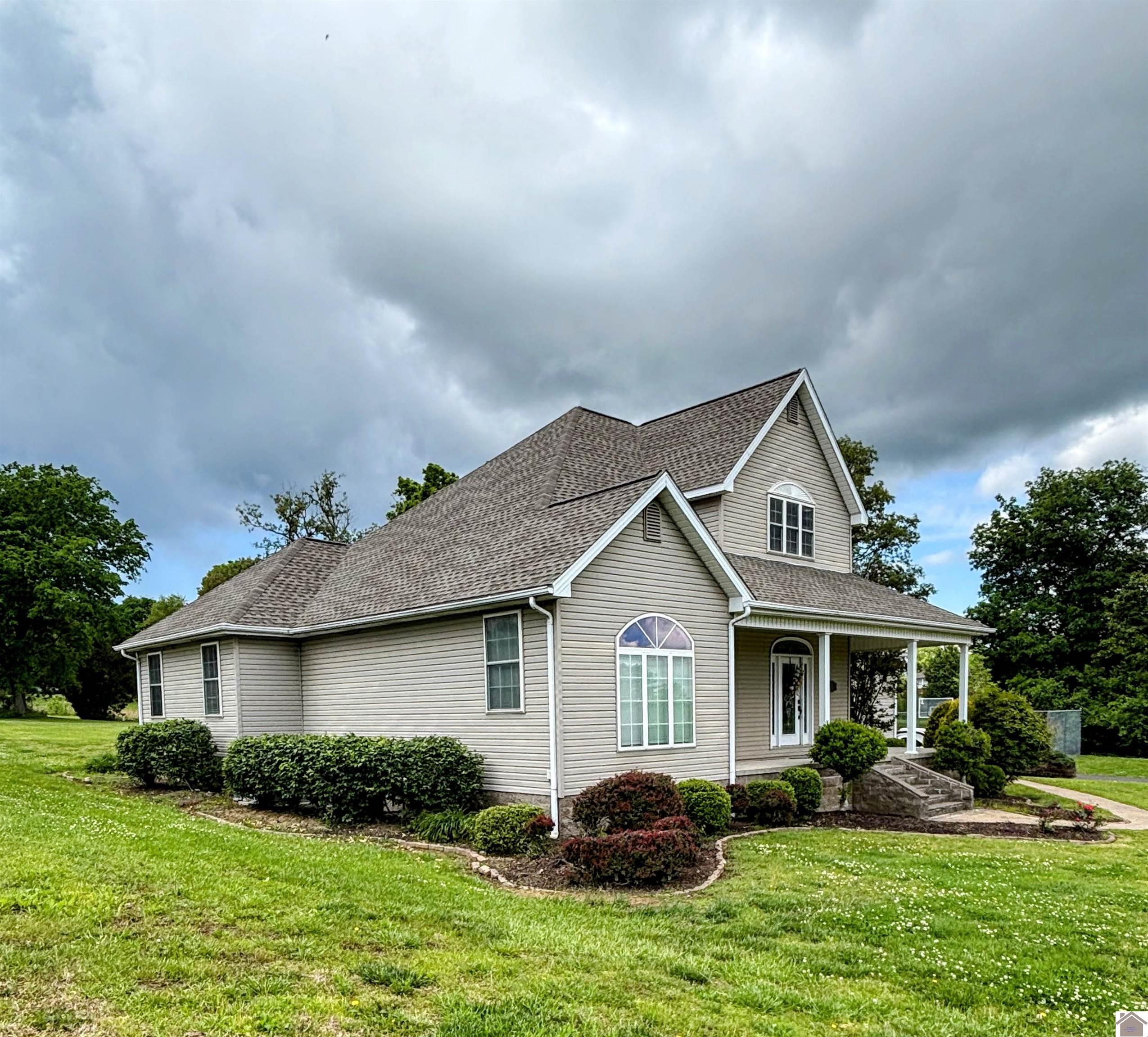 101 Bluebird Rd