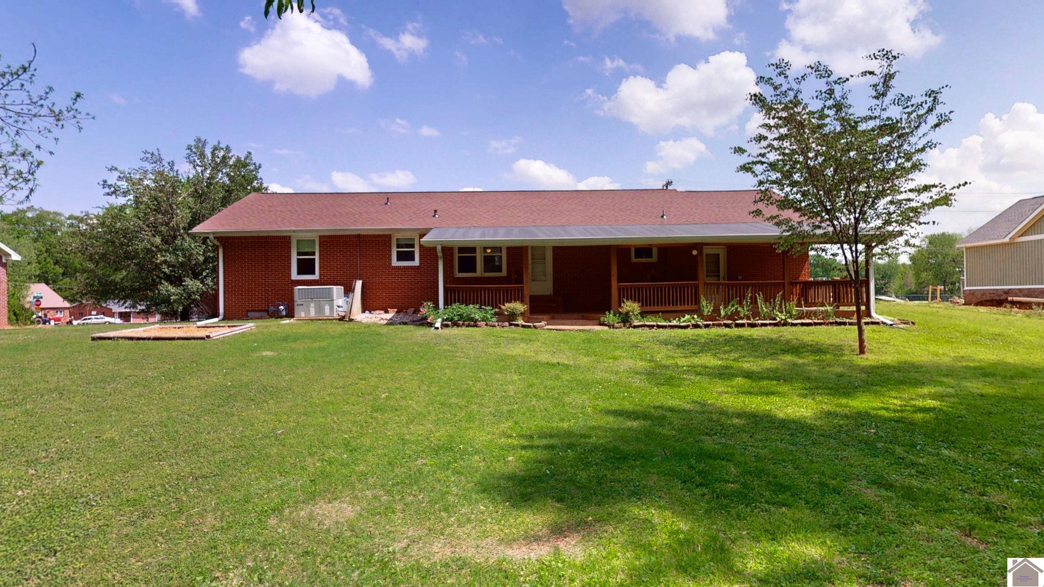 411 N 18th