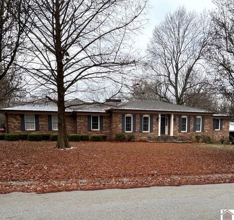 1212 Dogwood Murray KY 42071