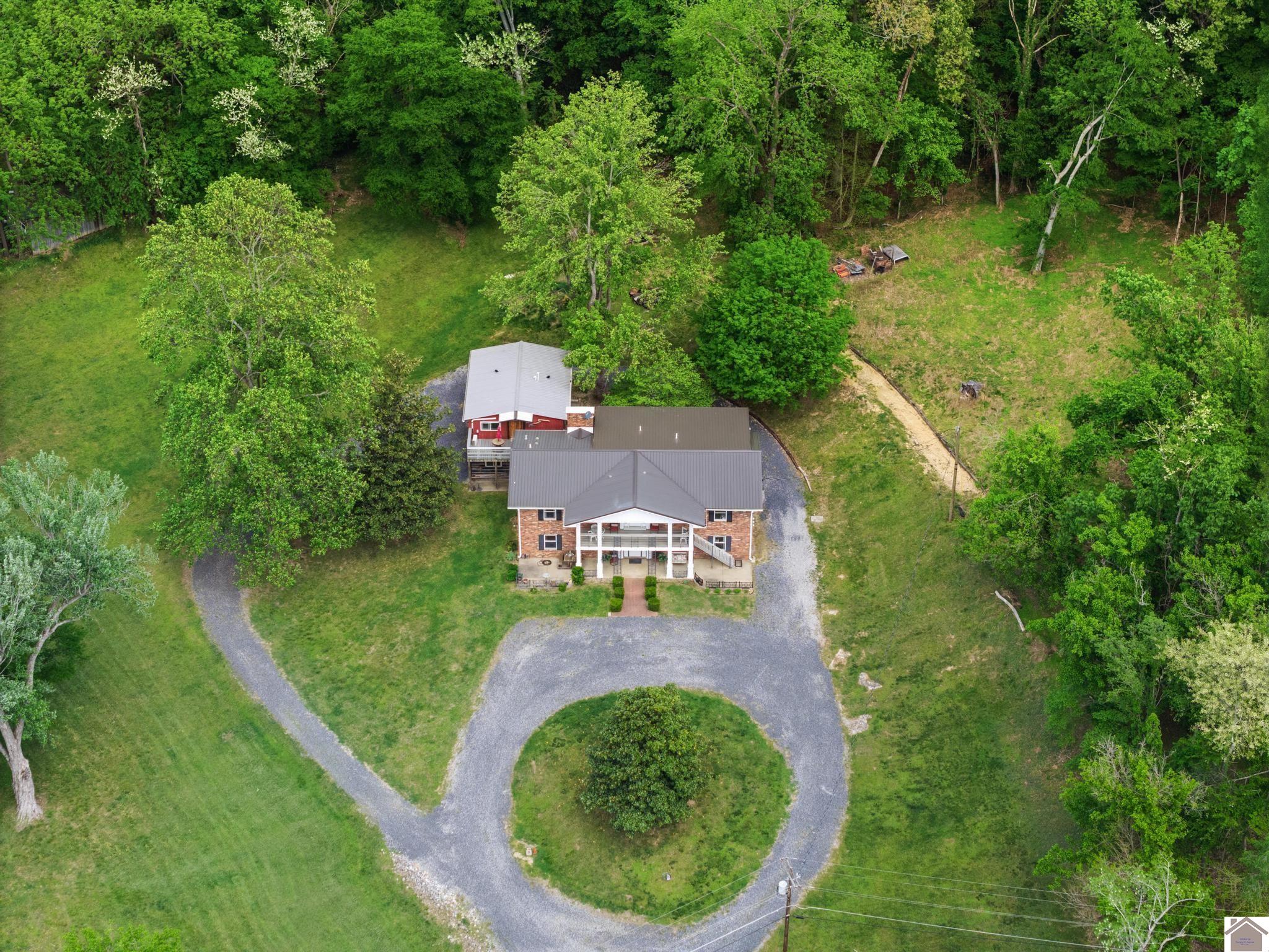 157 Lakeshore Dr