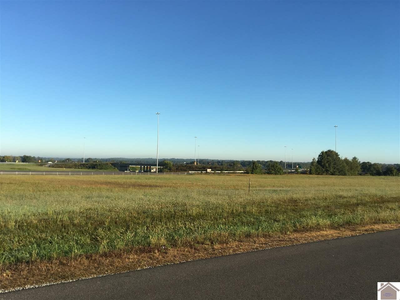 Photo 1 of 5 — 0000 Access Rd, Benton, KY 42025