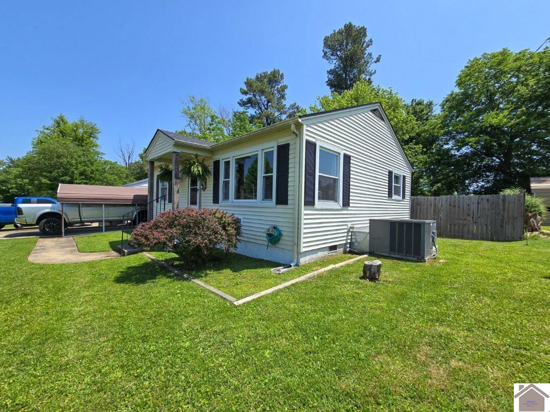 2230 Seneca Ln