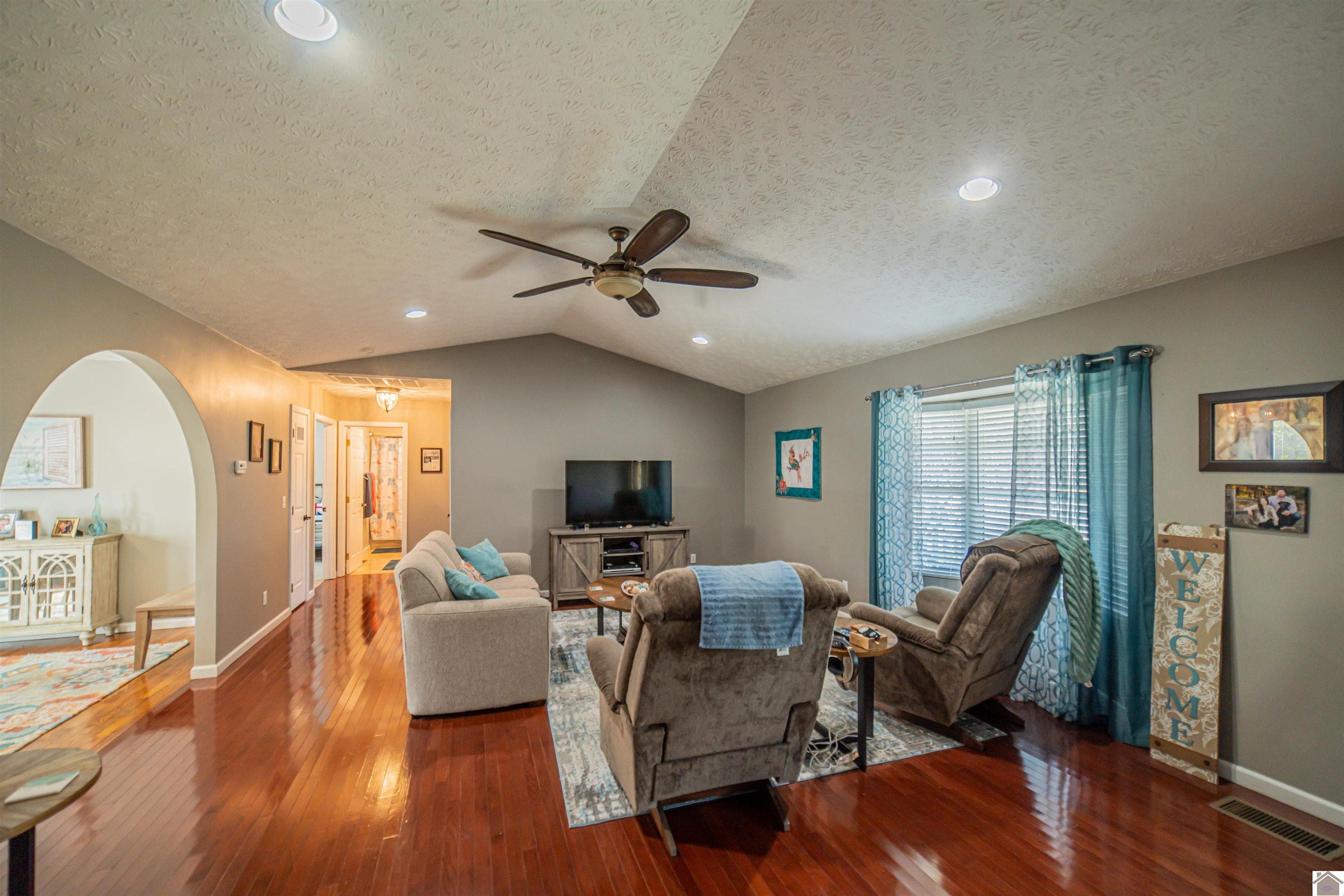 1118 Slater Road