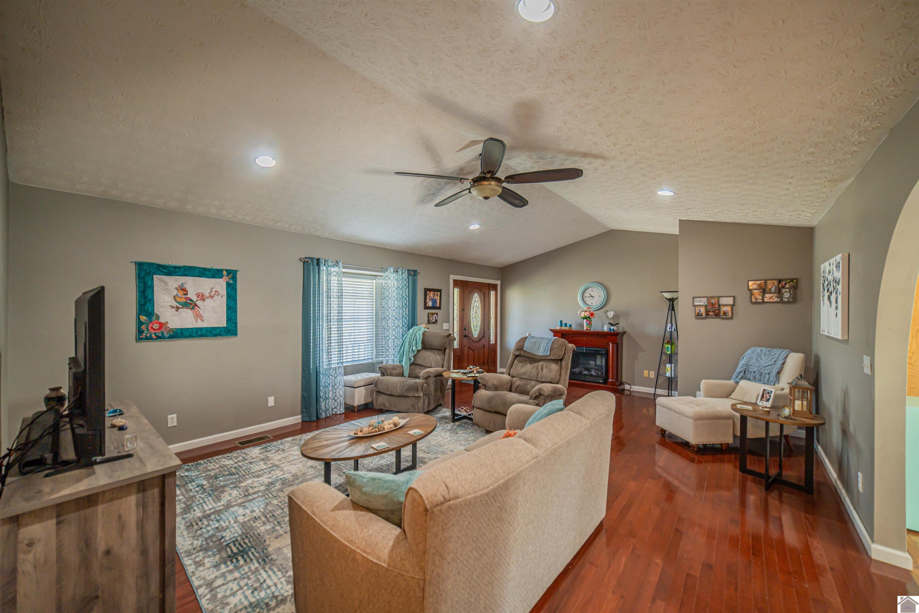 1118 Slater Road