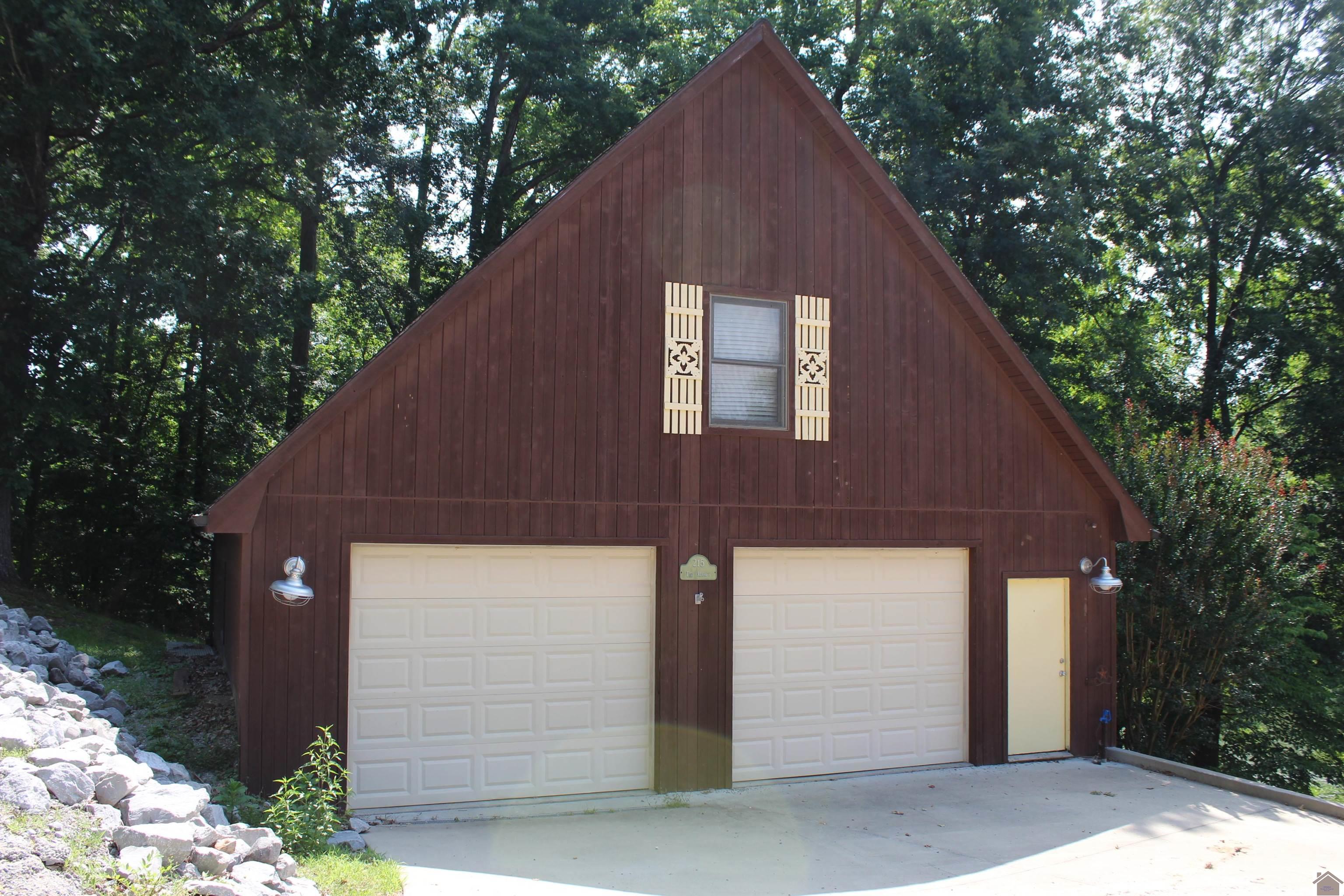 215 Daniel Boone Drive