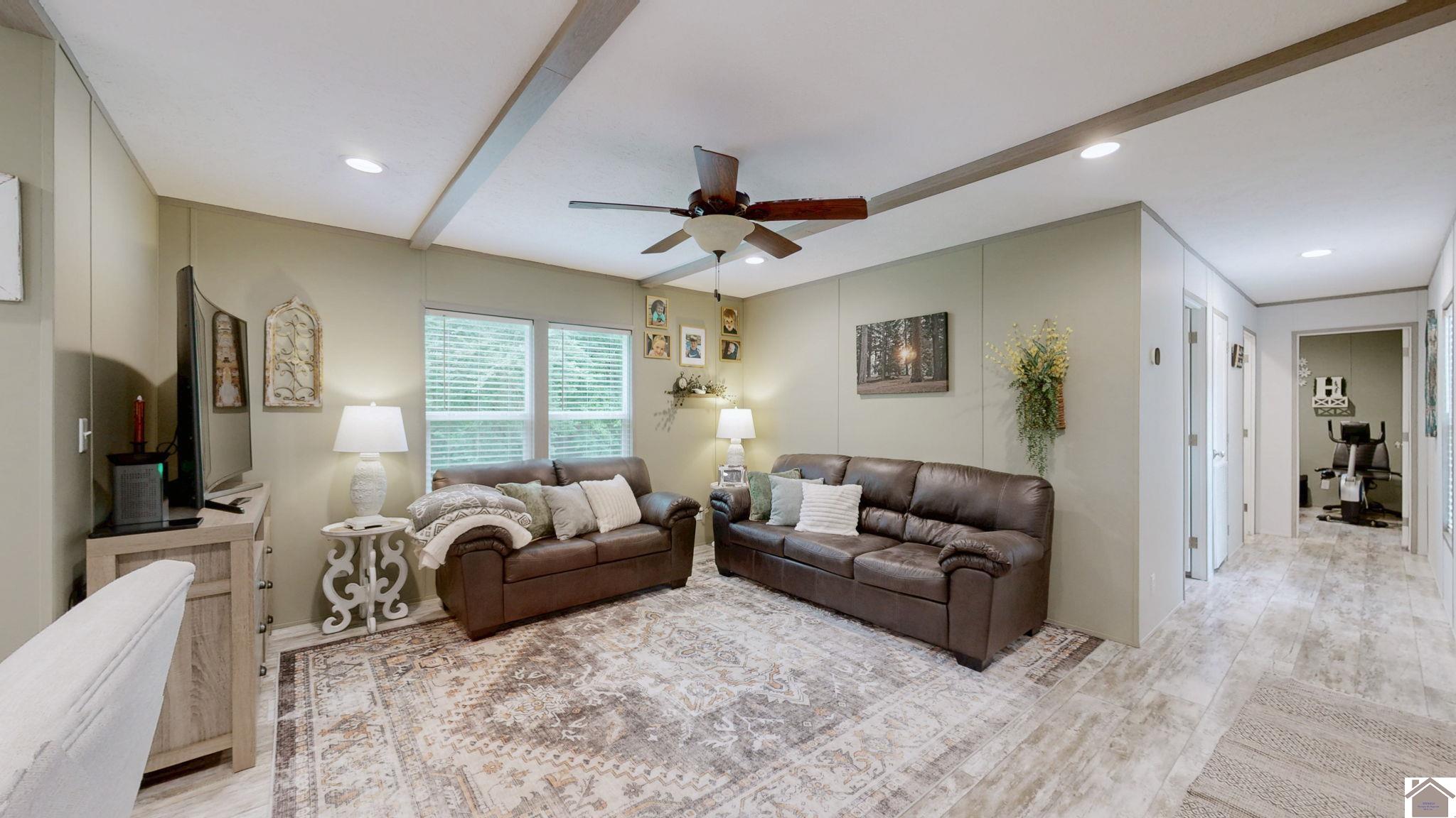 158 Winterset LN