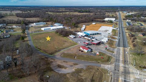 000 Luisa Ln. Mayfield KY 42066