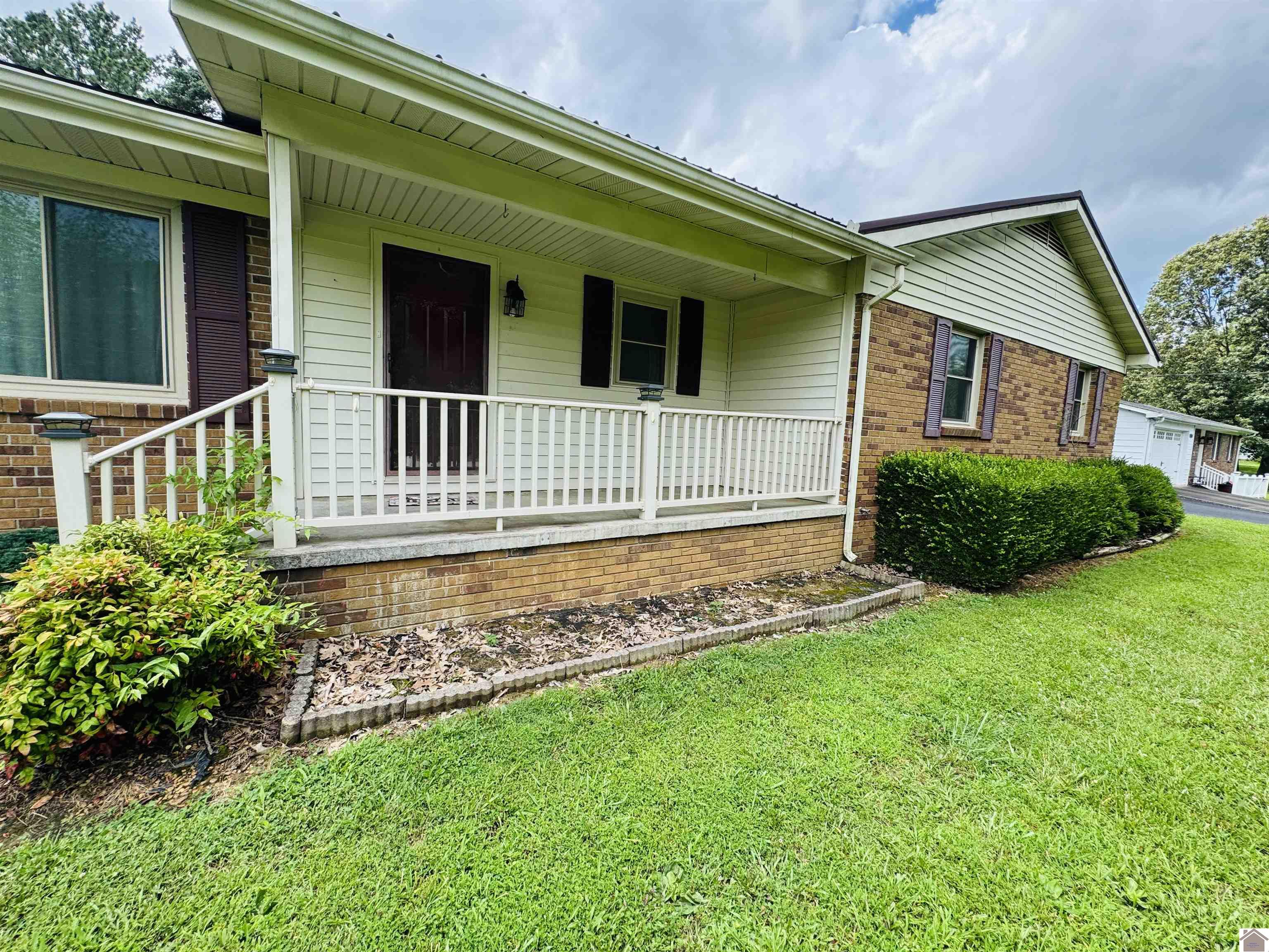 111 Cherry Grove Dr.
