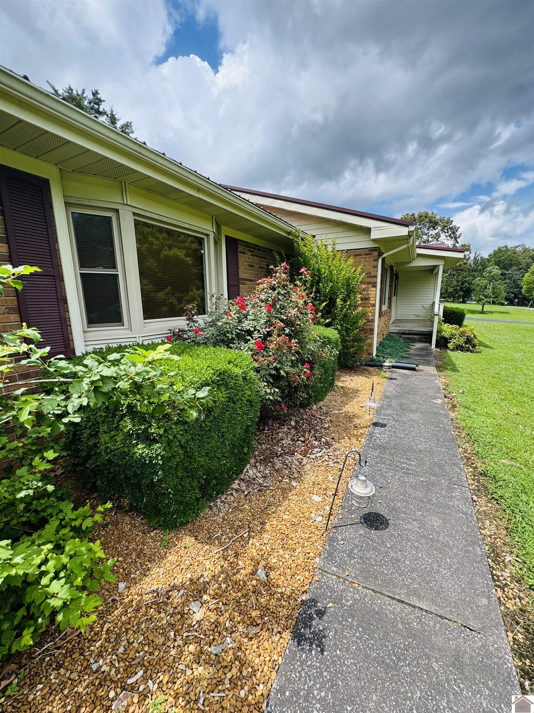 111 Cherry Grove Dr.