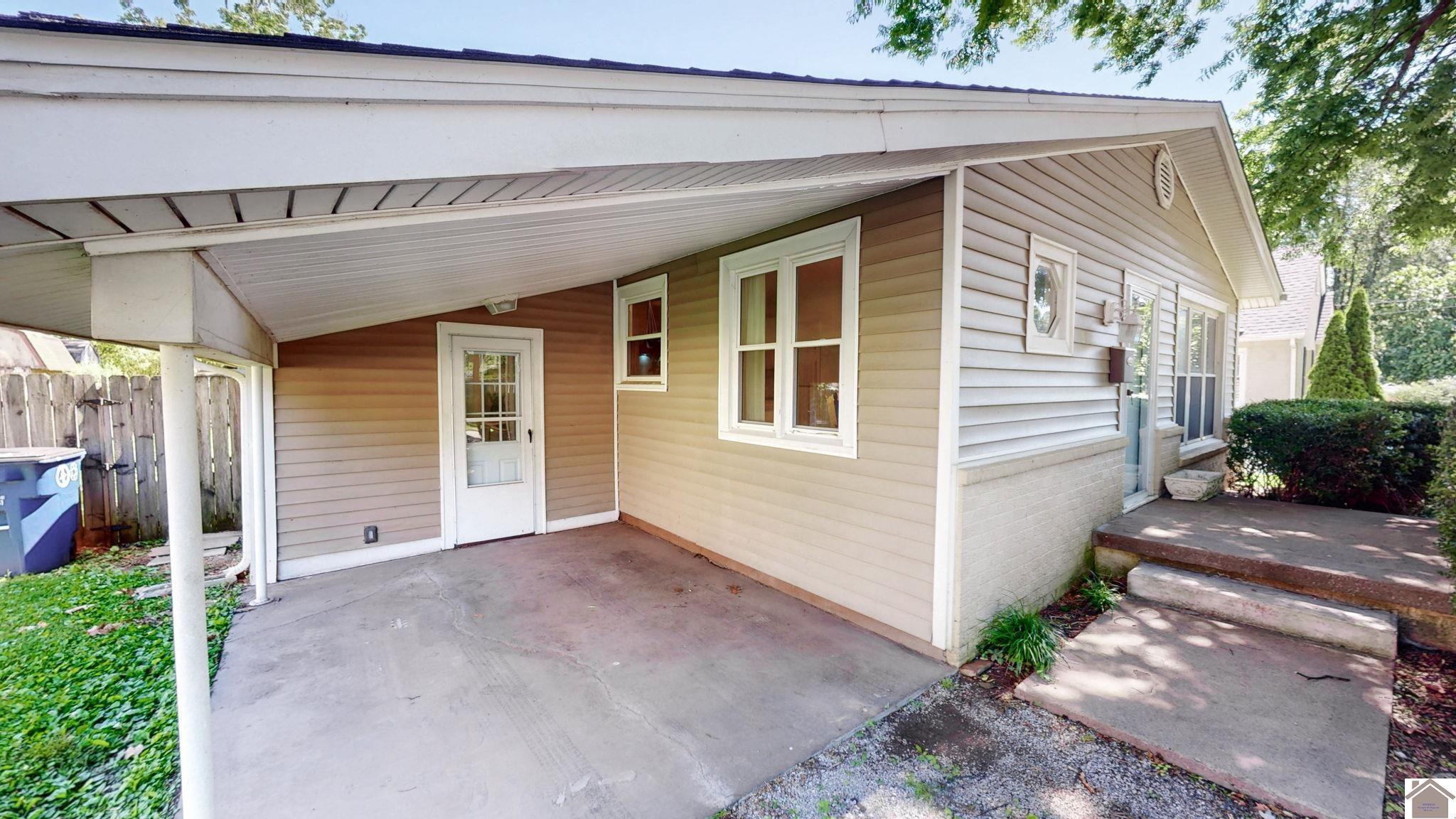 1916 Monroe St.