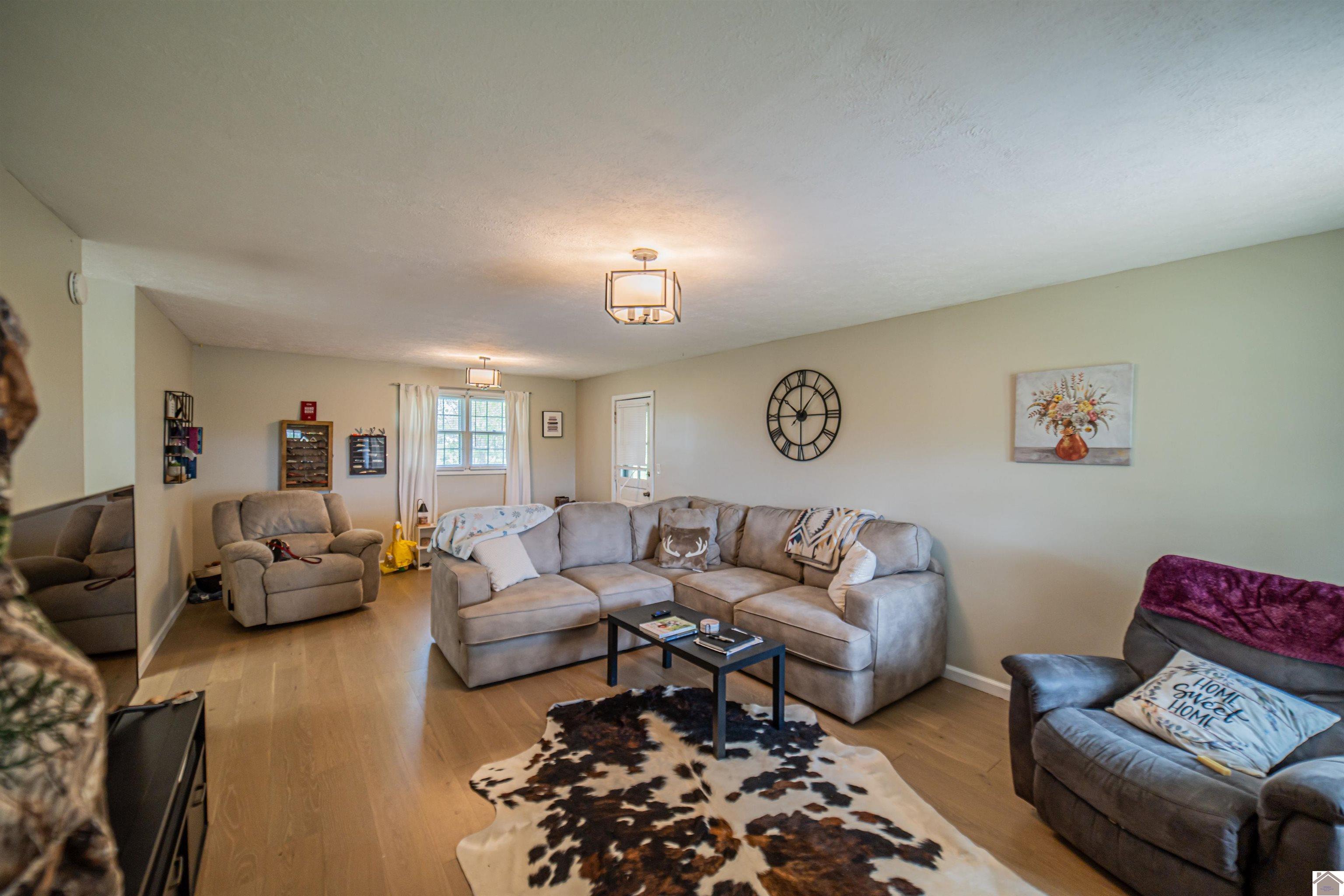 362 Warnick Rd