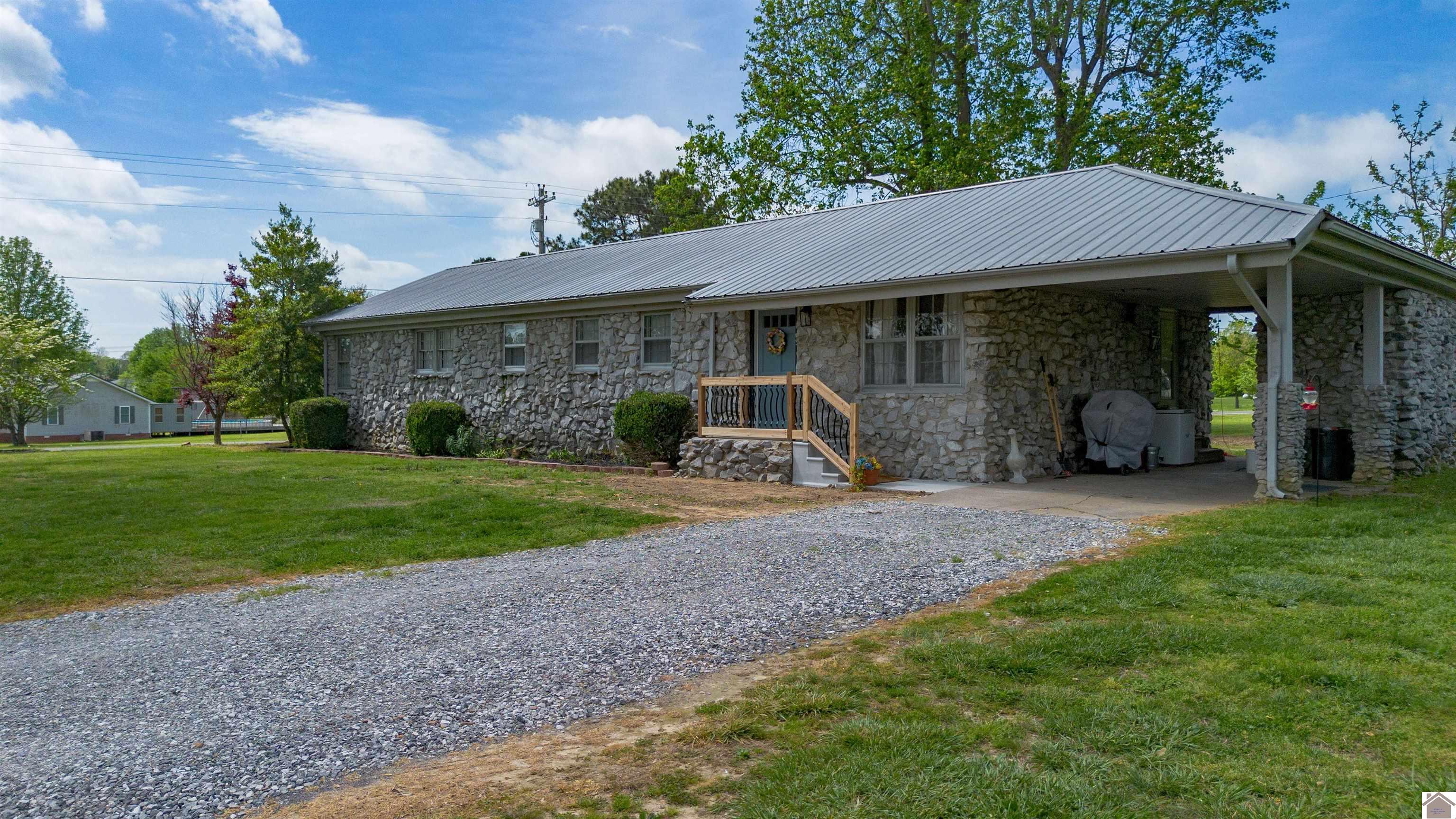 362 Warnick Rd