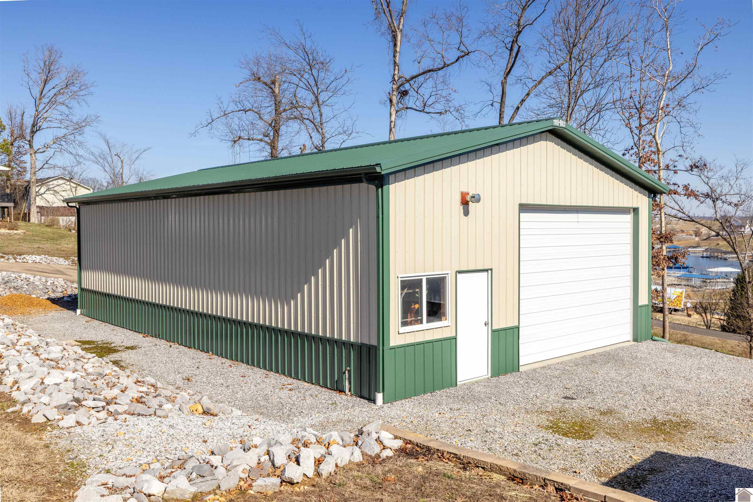 400 Cambridge Shores Dr