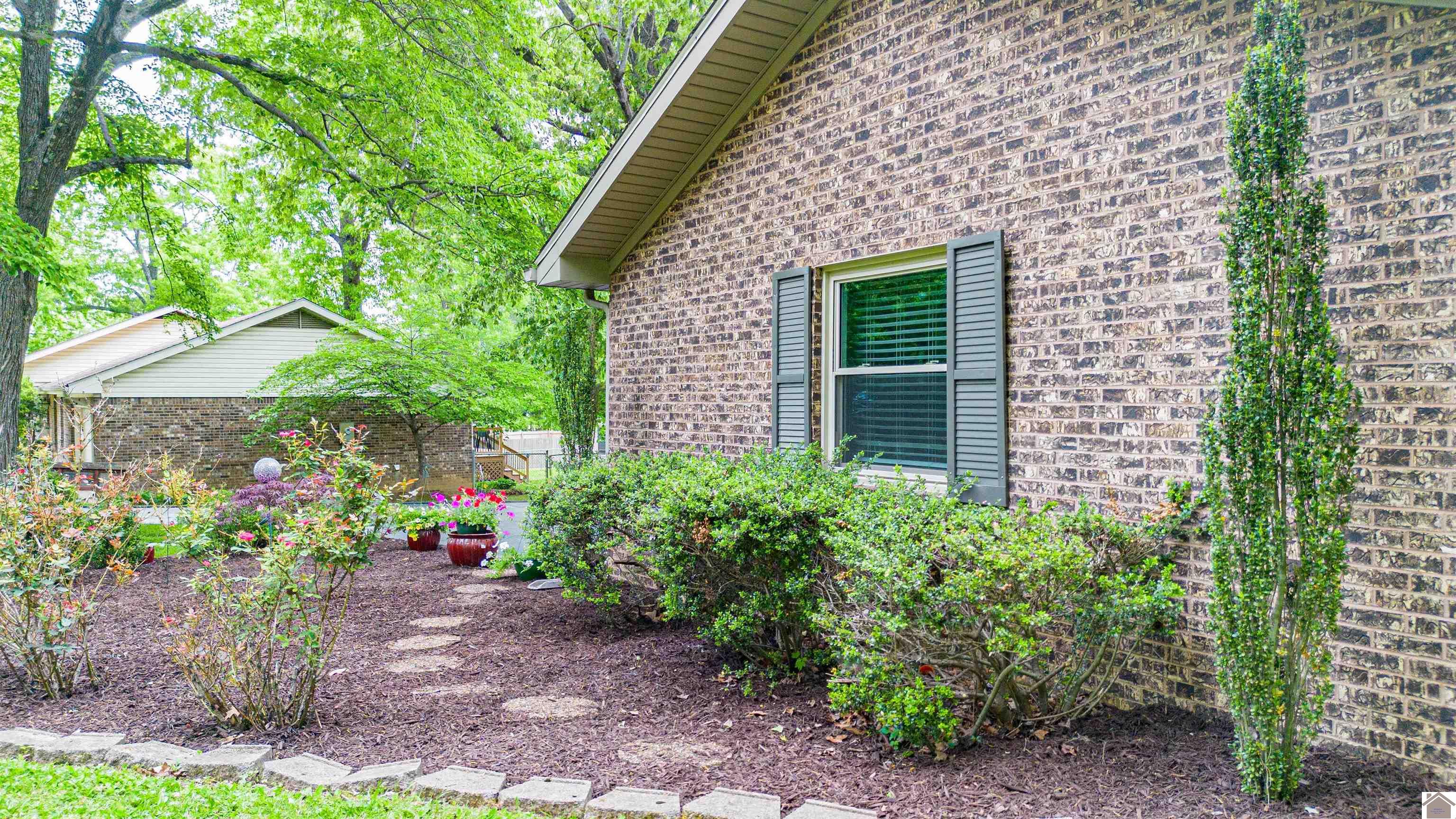 4840 Jeffery Lane