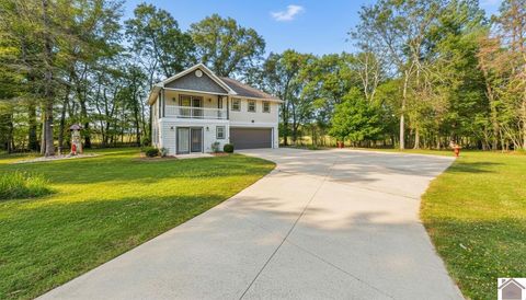 138 DEEPWOOD DRIVE Murray KY 42071