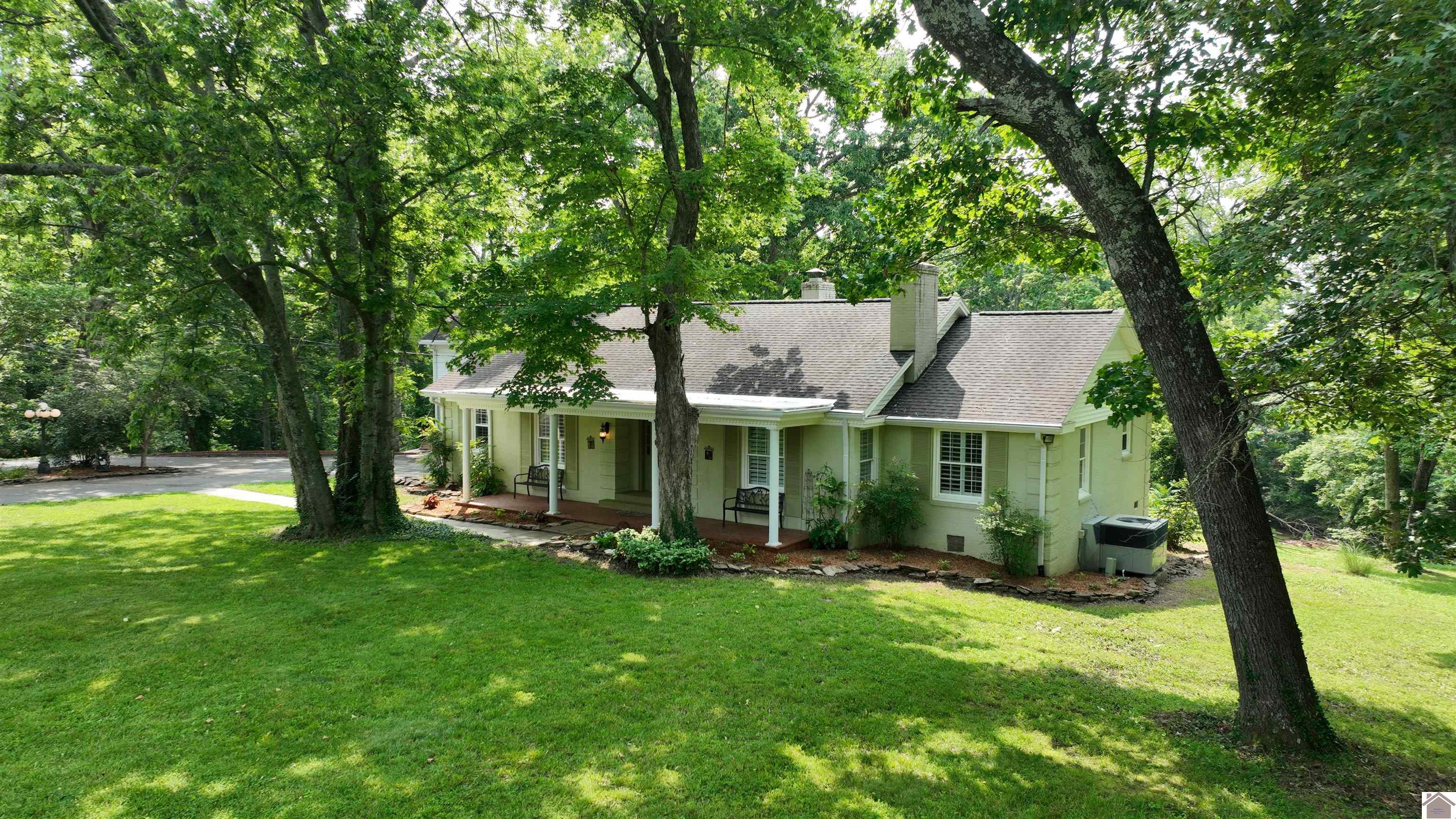 4996 Riverbend Rd.