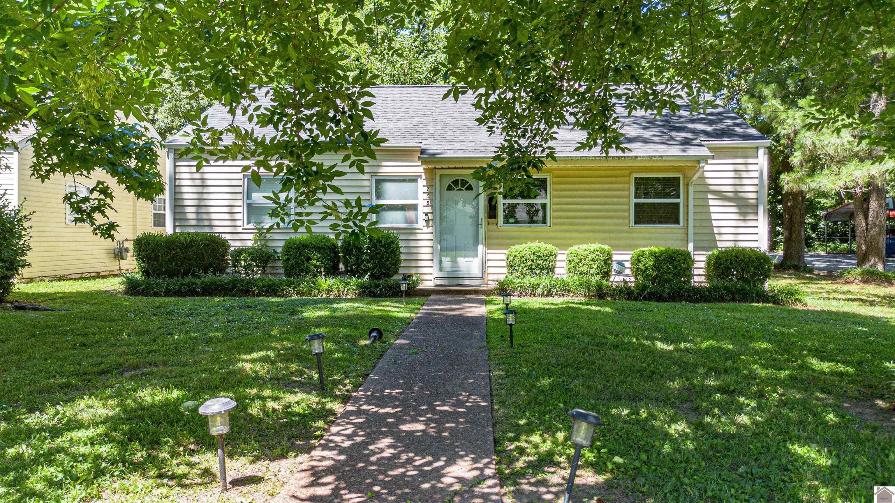Photo 1 of 12 — 755 N 26th Street, Paducah, KY 42001