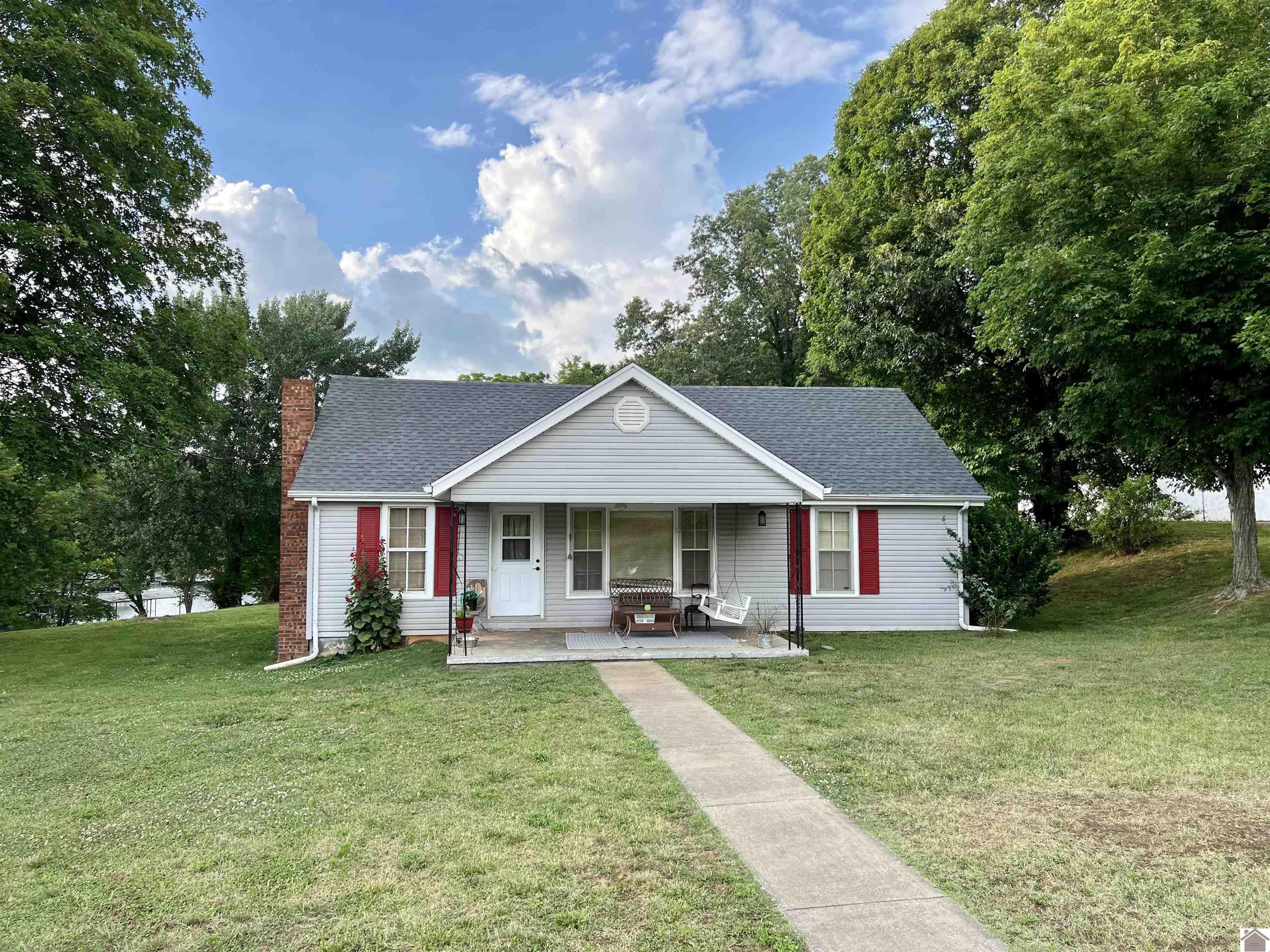1082 & 1084 Old Canton Rd