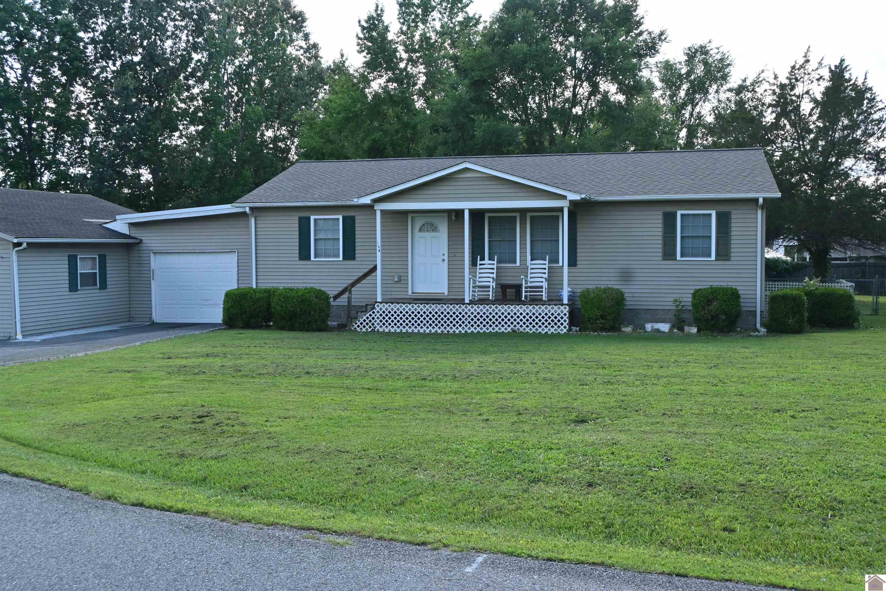 Photo 1 of 34 — 294 Gate Road, Benton, KY 42025