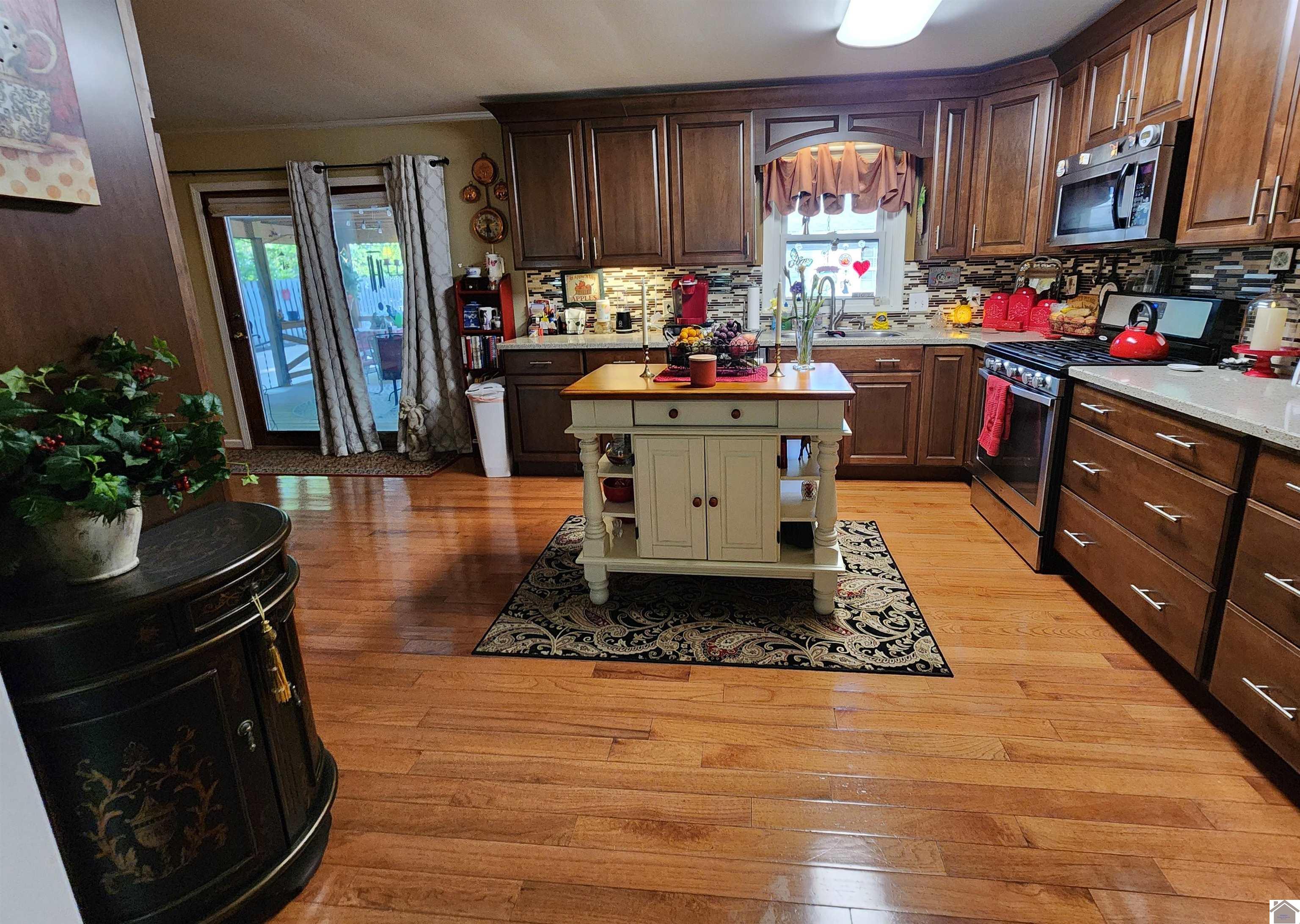 811 Guthrie Drive