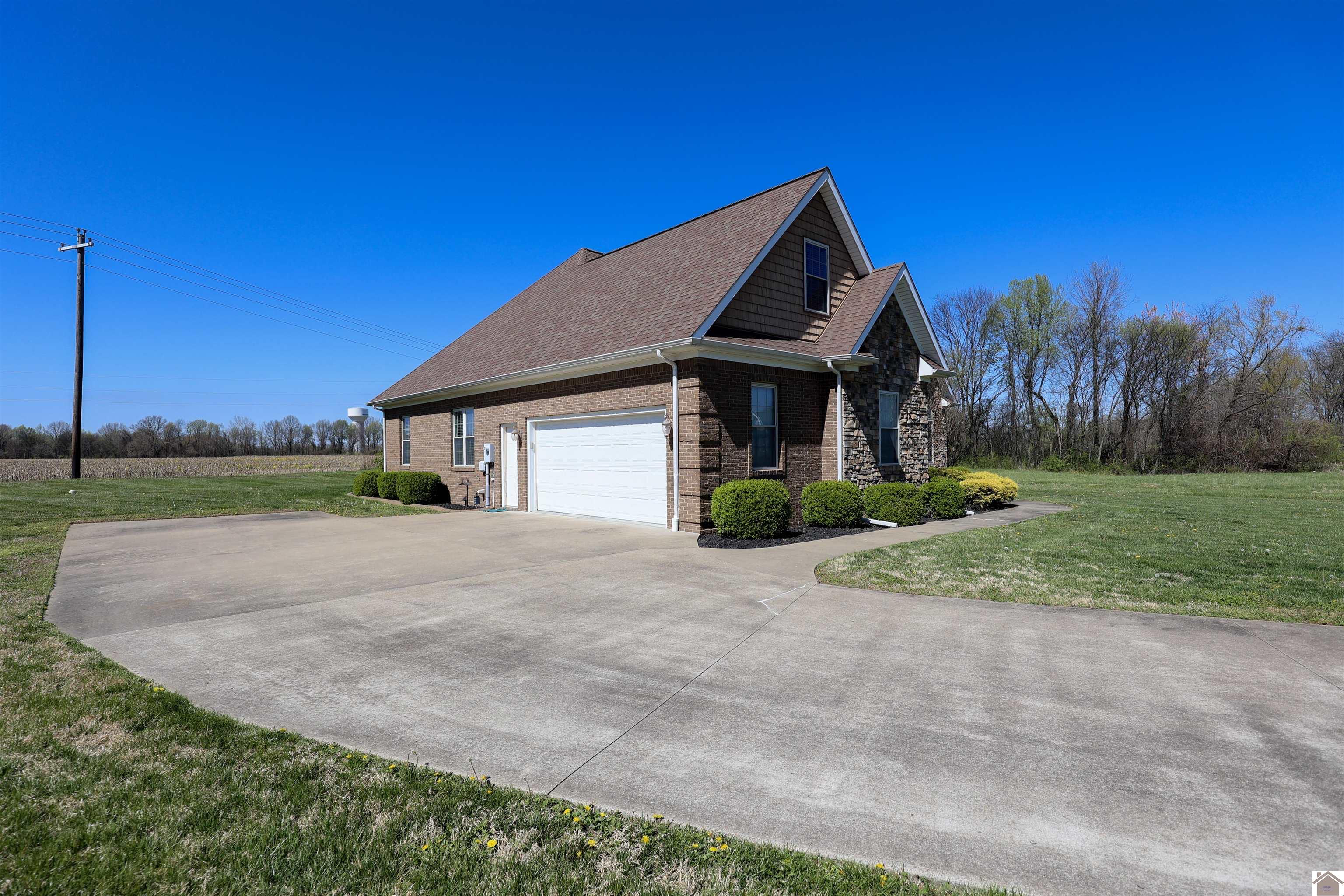 400 Cimarron Way