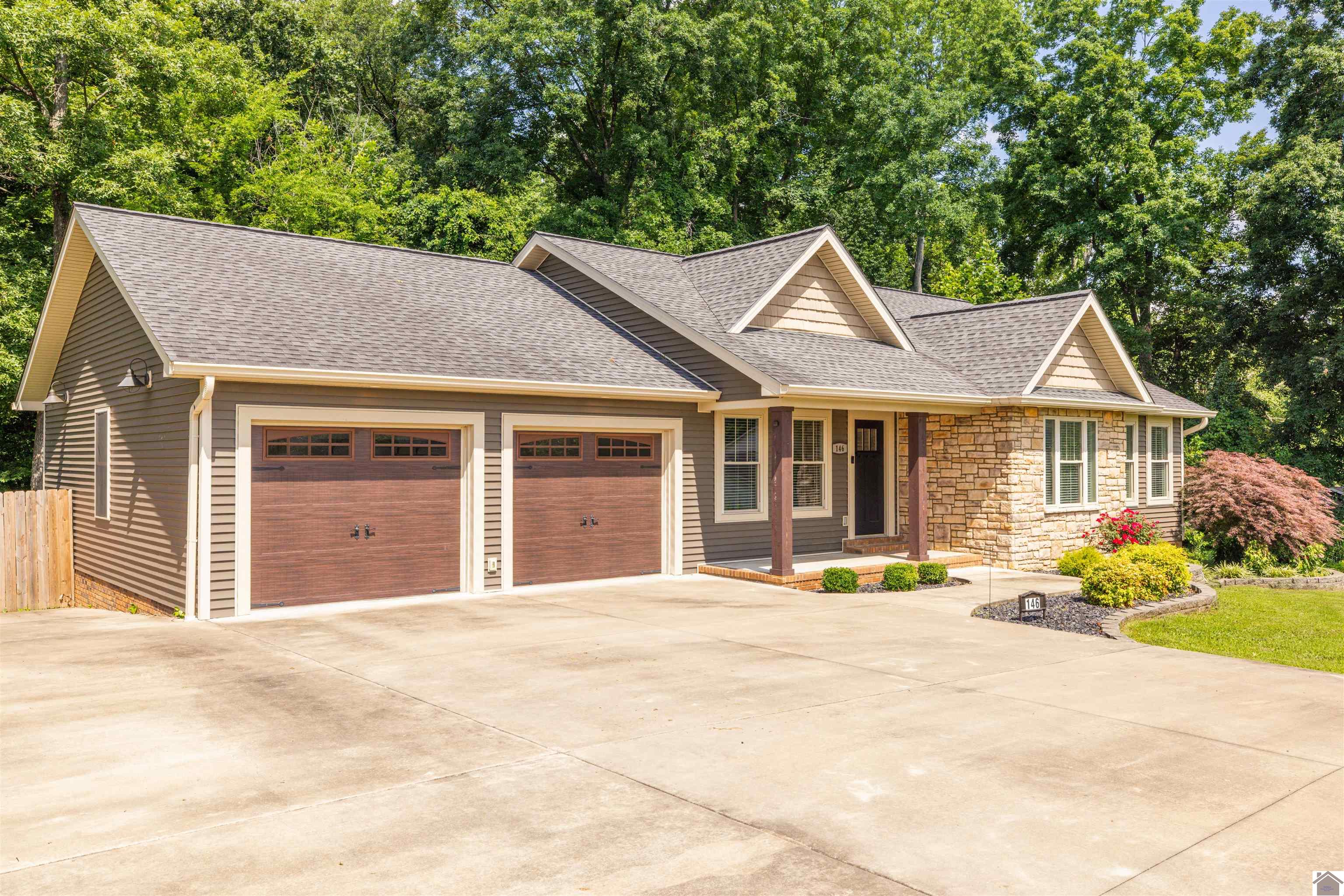 146 Cambridge Dr