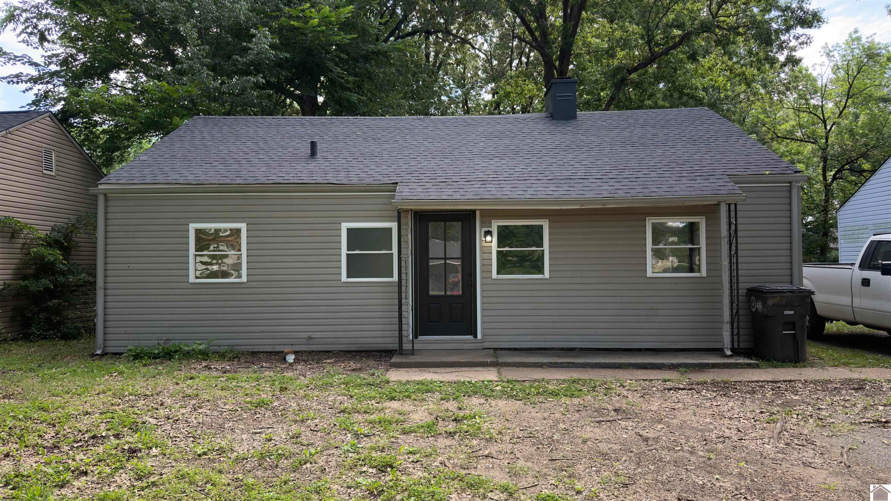 Photo 1 of 21 — 942 N 26th St., Paducah, KY 42001