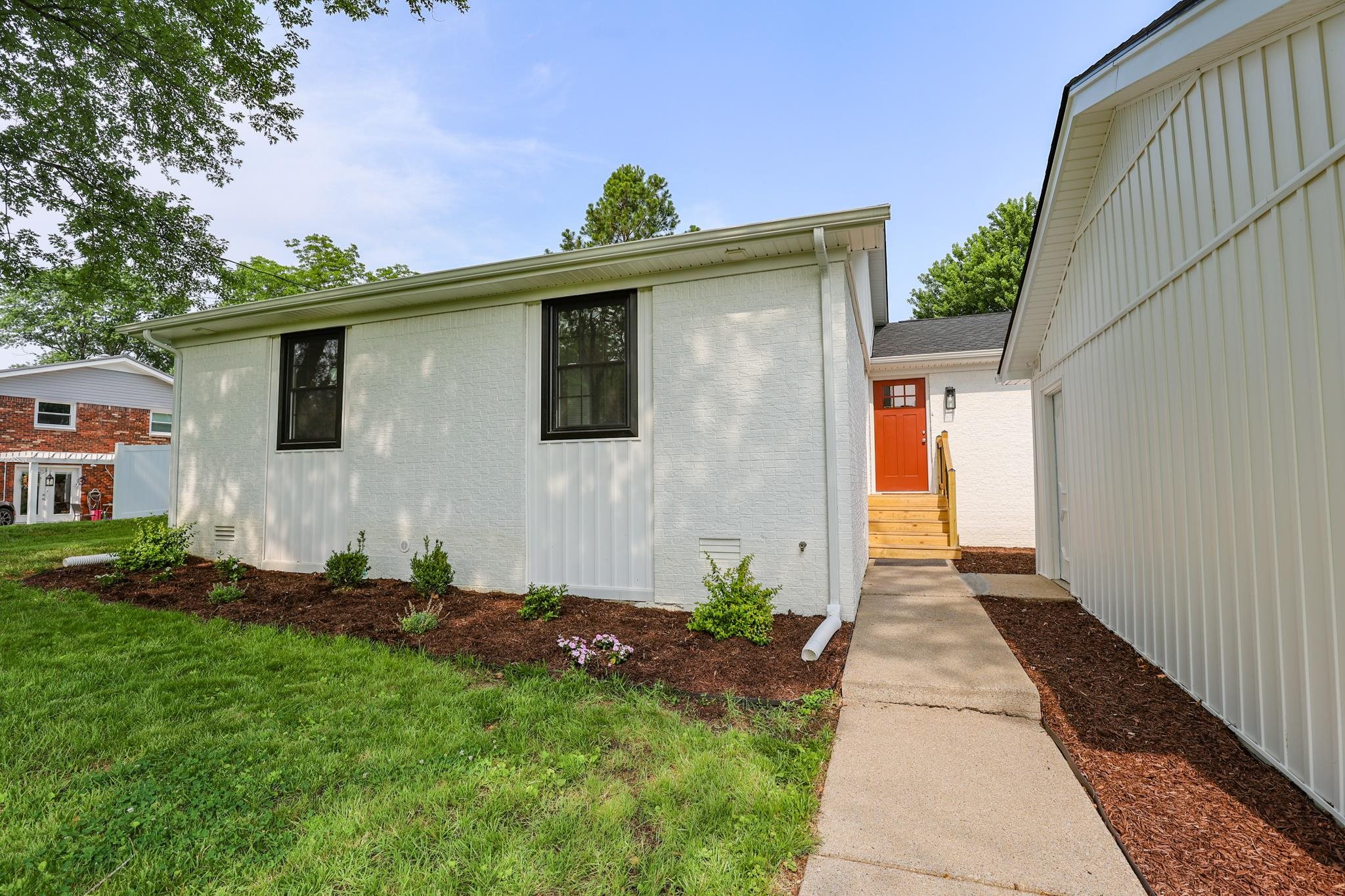 211 Watson Rd