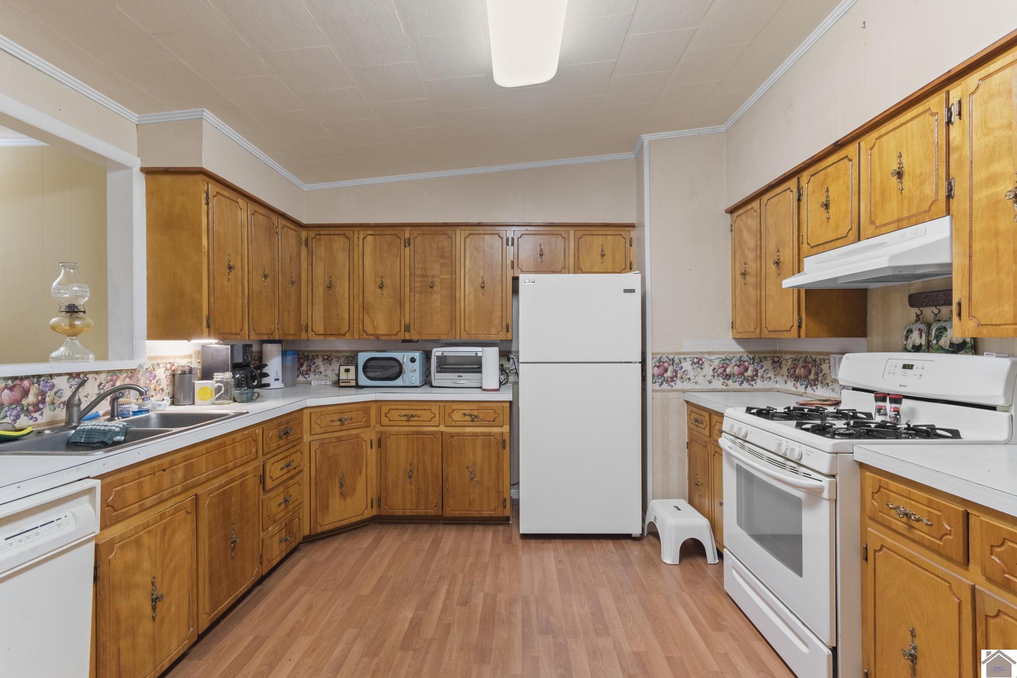 618 W 7th