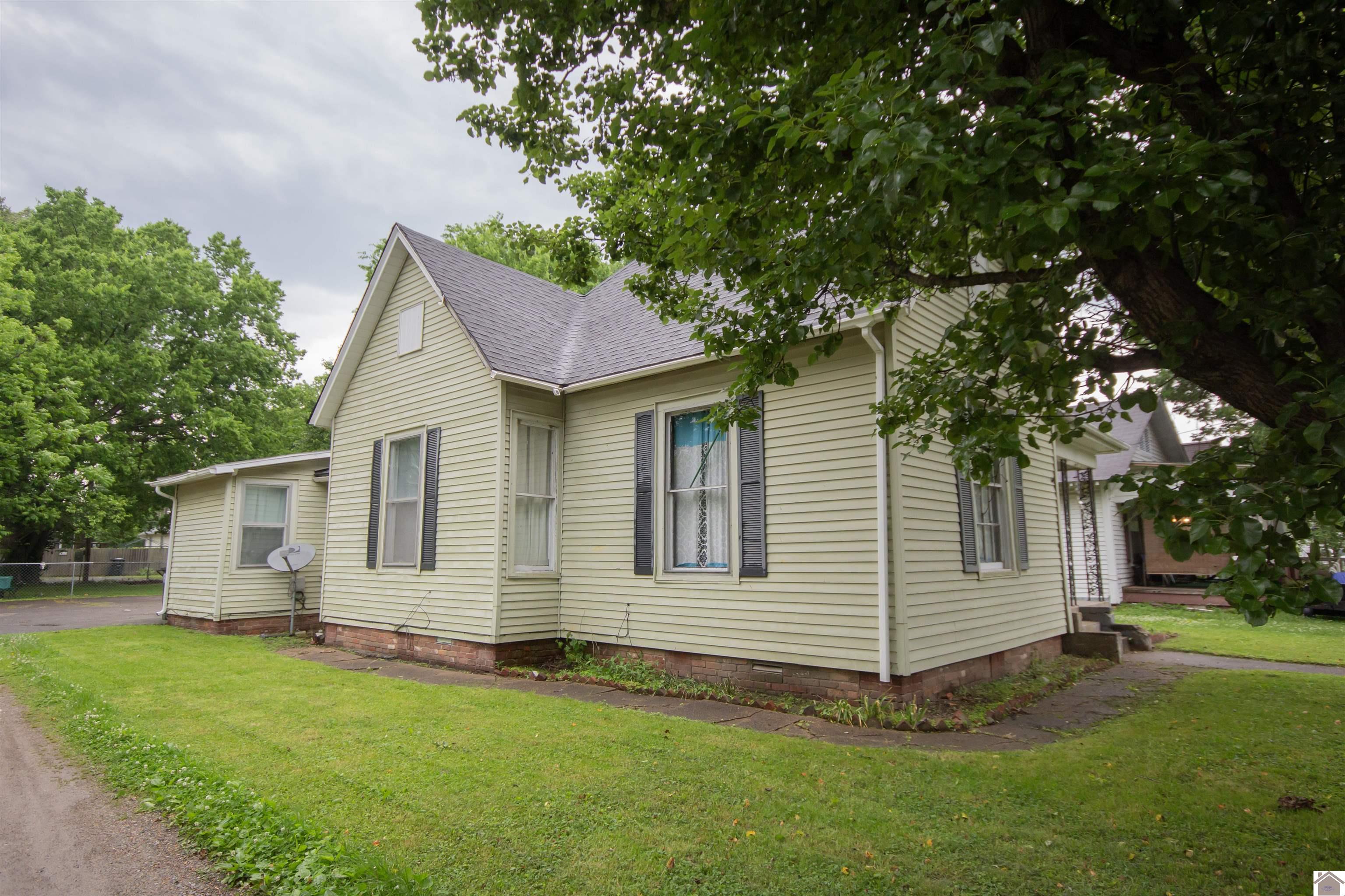 1641 Harrison