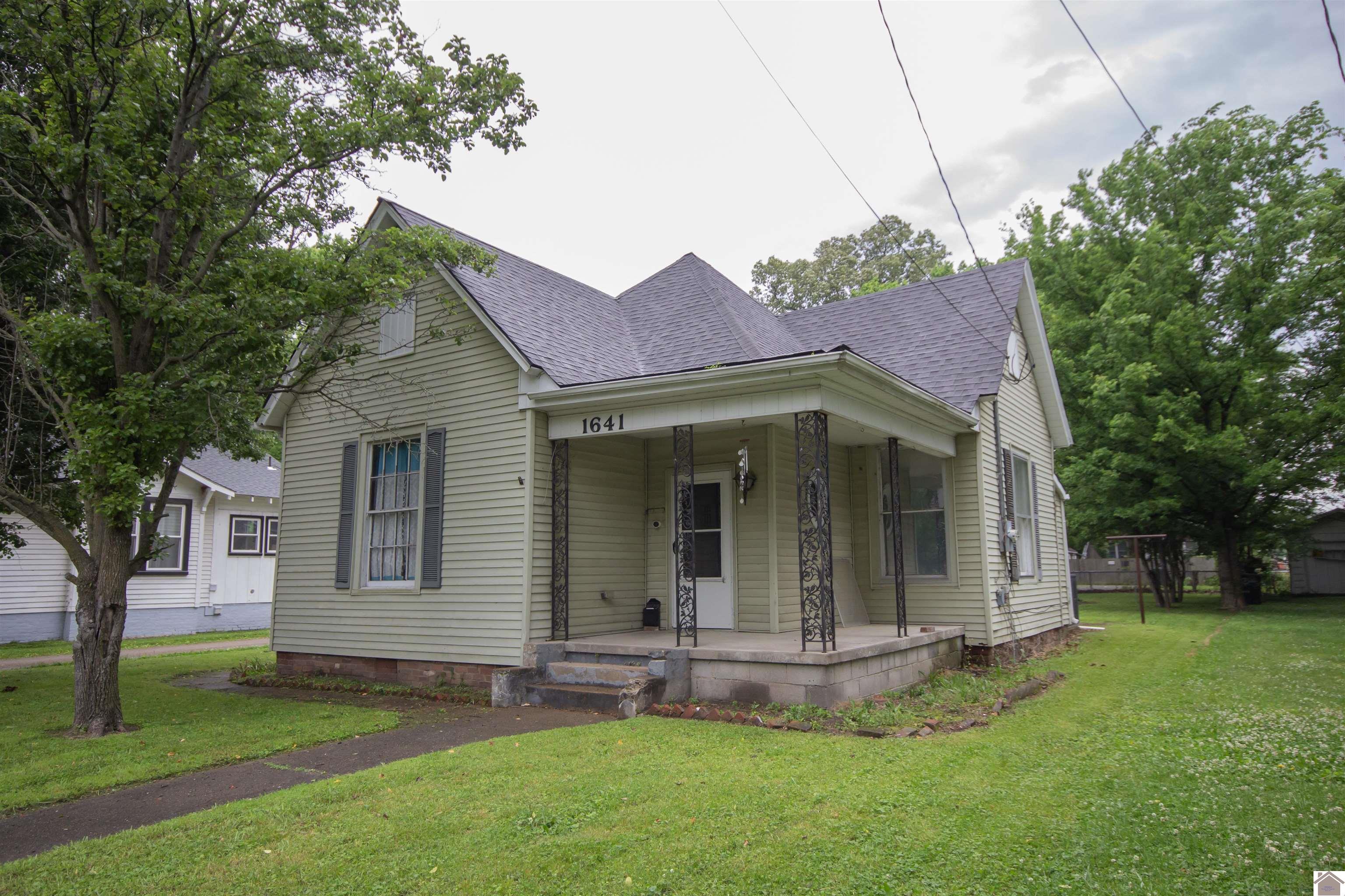 1641 Harrison