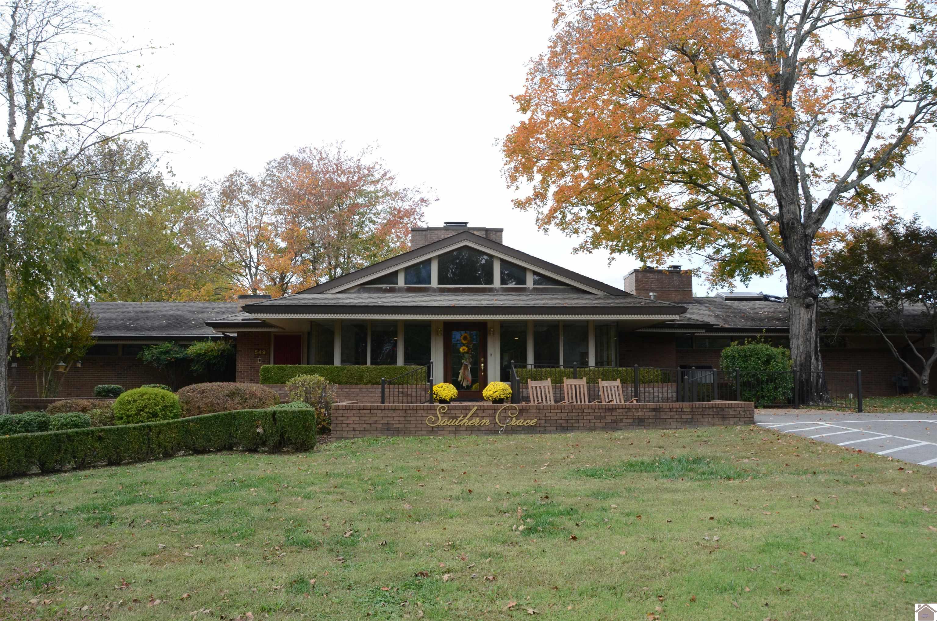 549 Robertson Road South