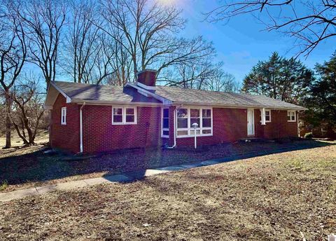 99 Deepwood Dr Cadiz KY 42211