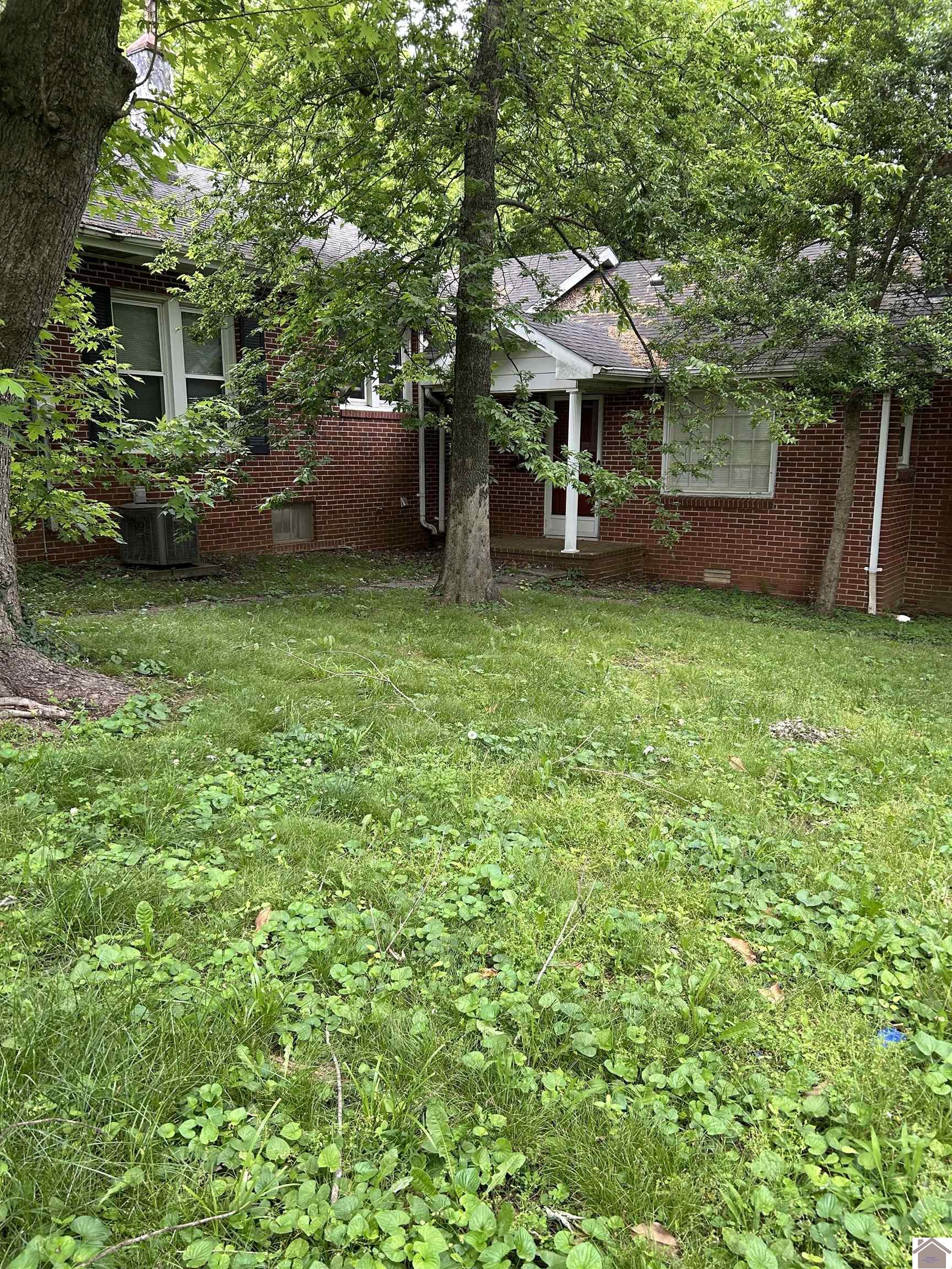 123 South Highland Ave