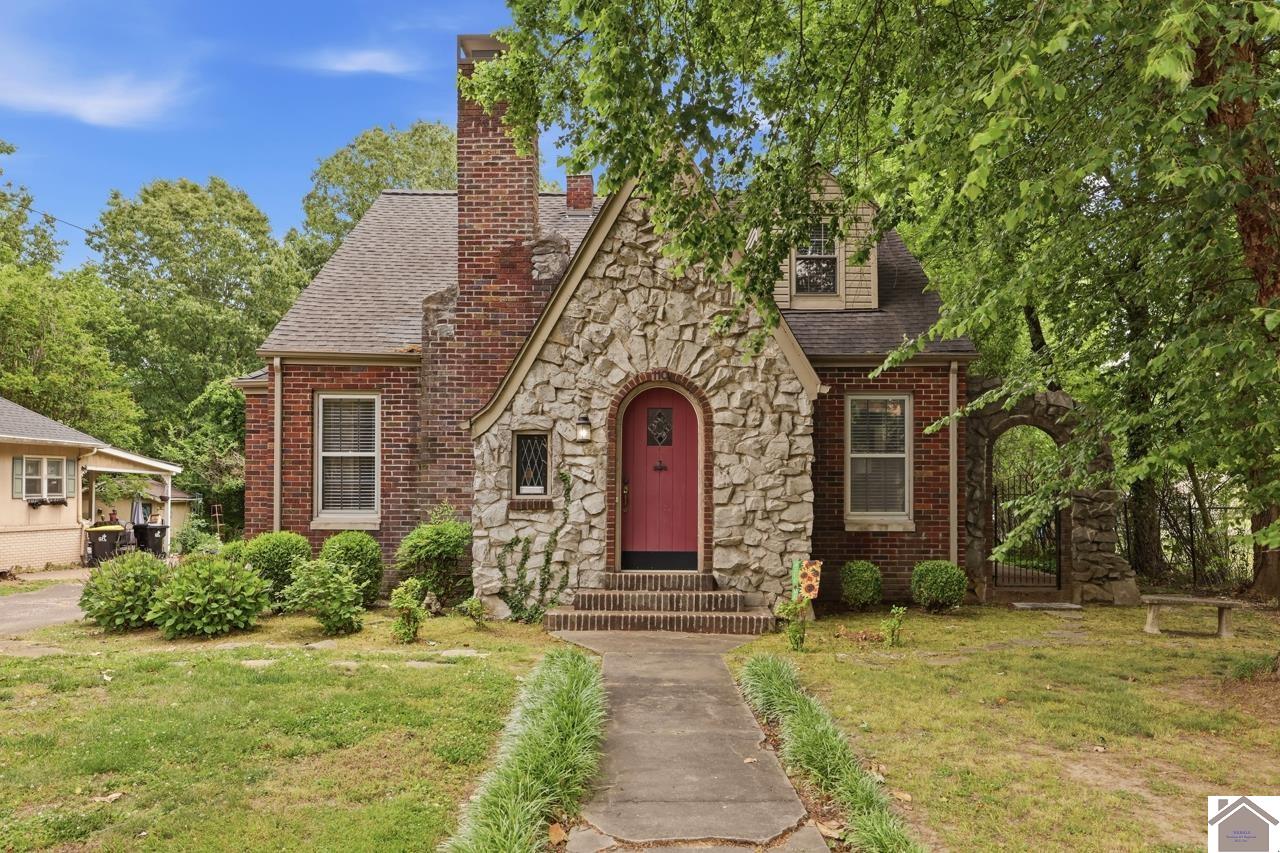 Photo 1 of 42 — 110 N 10th, Murray, KY 42071